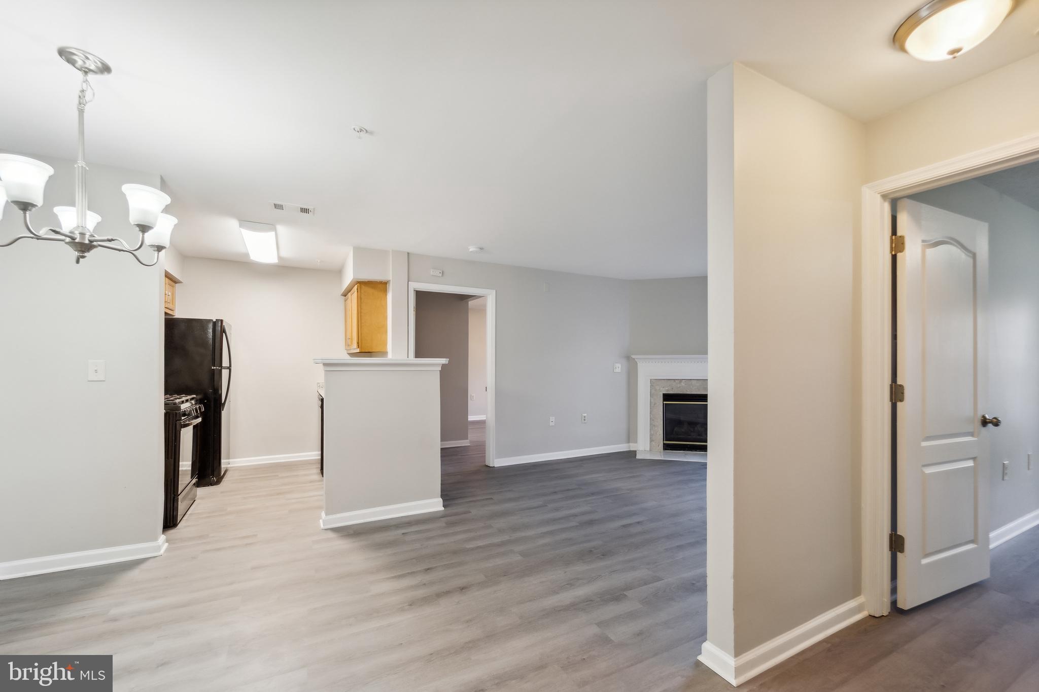 LARGO TOWN CENTER CONDOMINIUMS - Residential