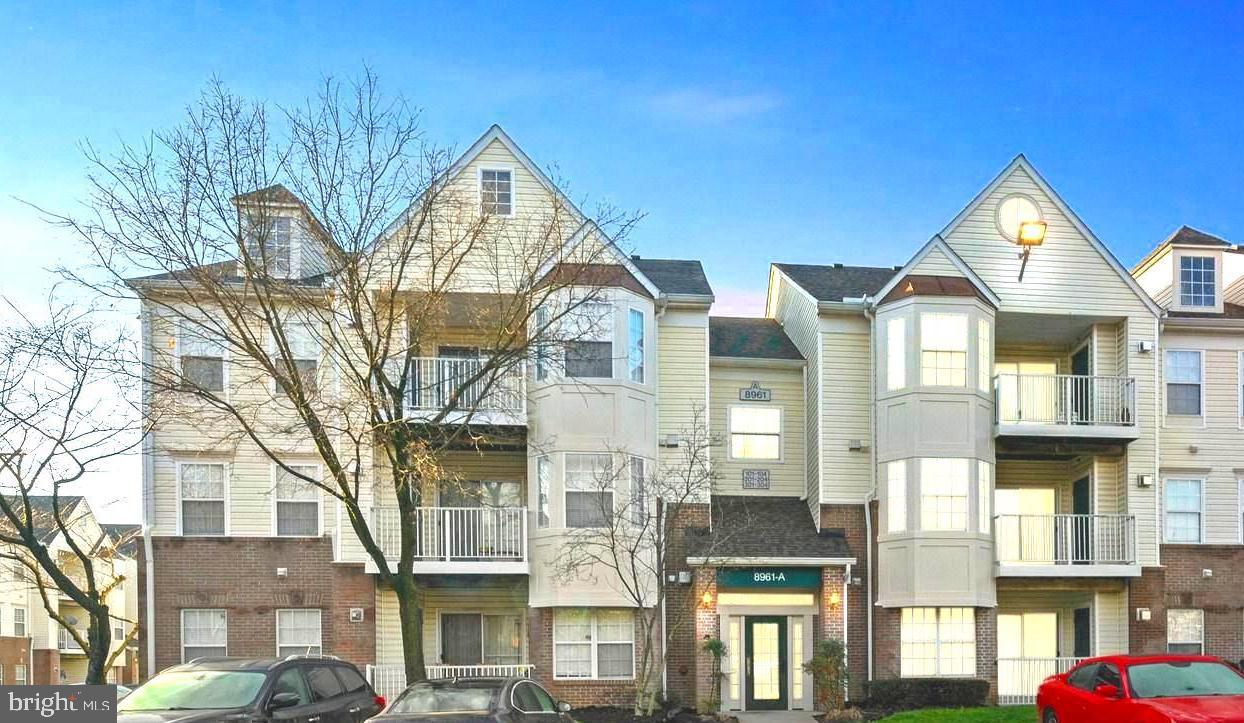 LARGO TOWN CENTER CONDOMINIUMS - Residential