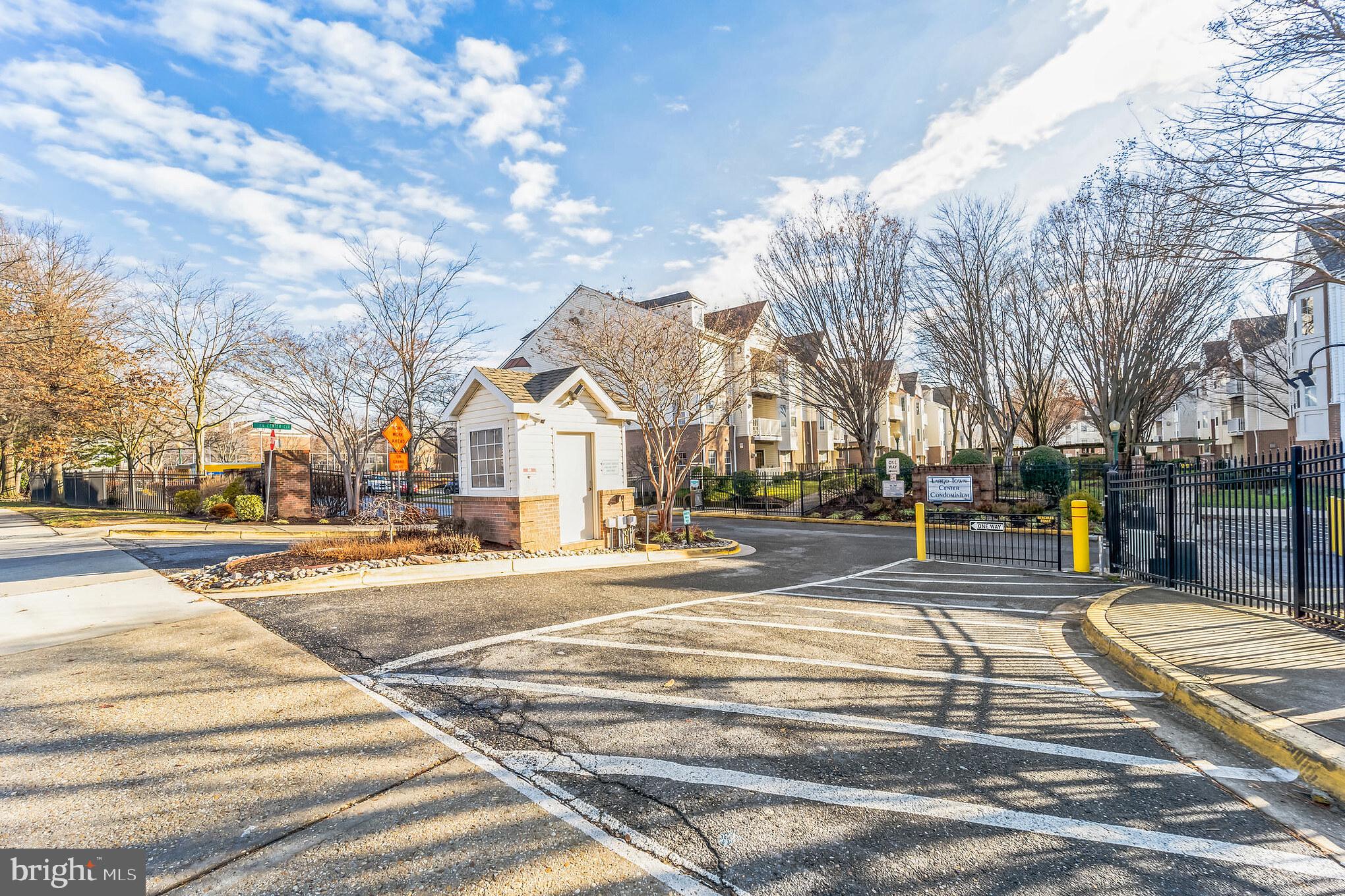 LARGO TOWN CENTER CONDOMINIUMS - Residential