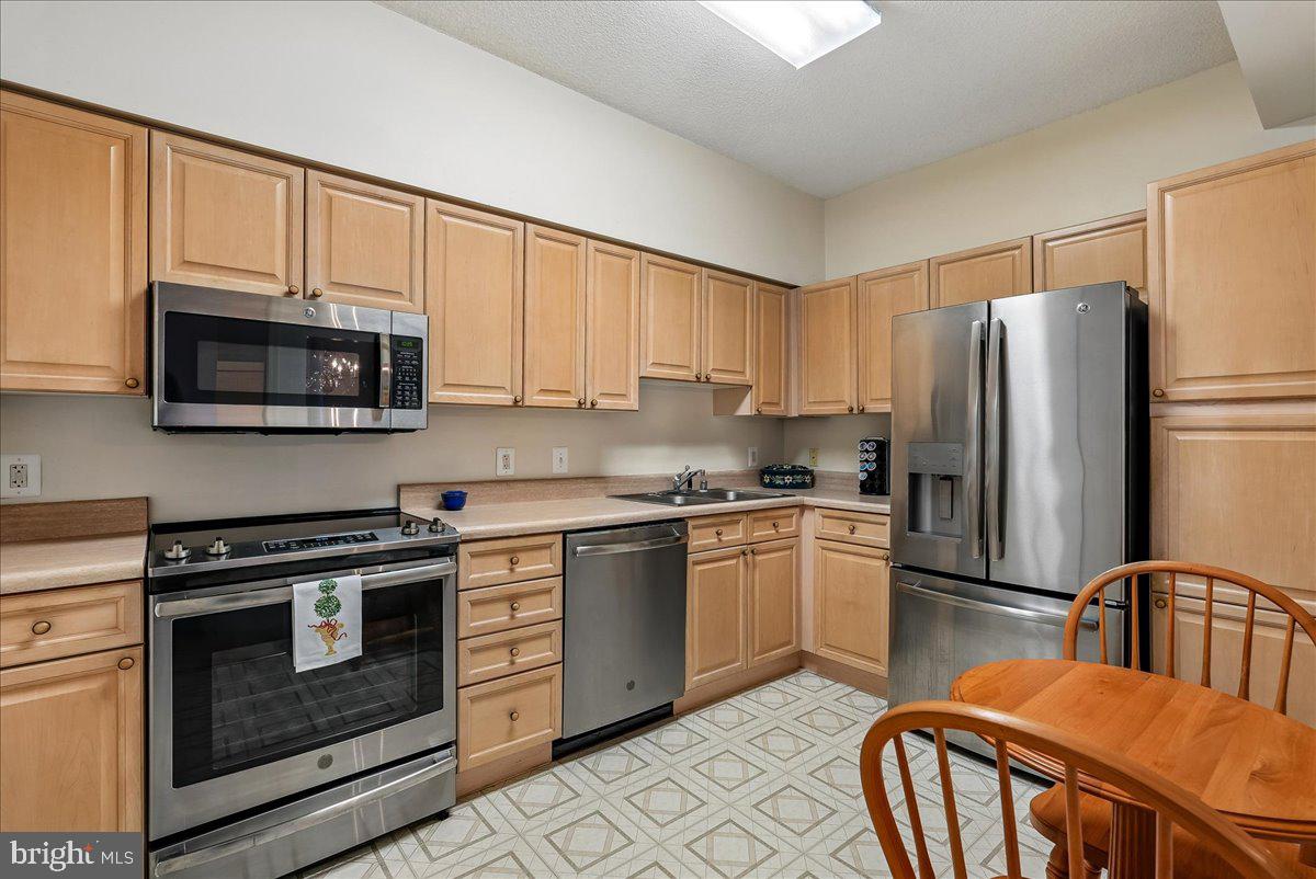 LANSDOWNE WOODS - Residential