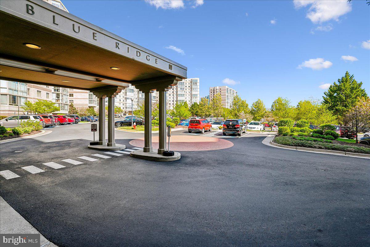 LANSDOWNE WOODS - Residential