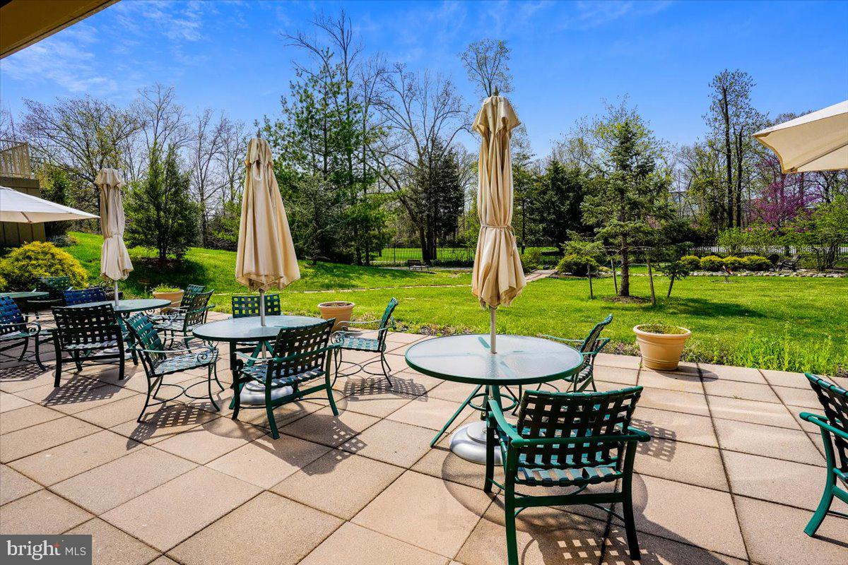 LANSDOWNE WOODS - Residential