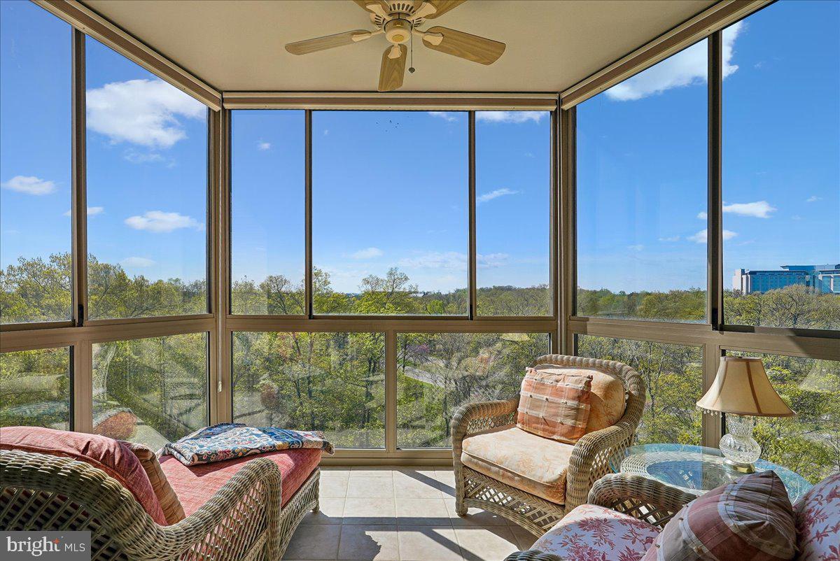 LANSDOWNE WOODS - Residential