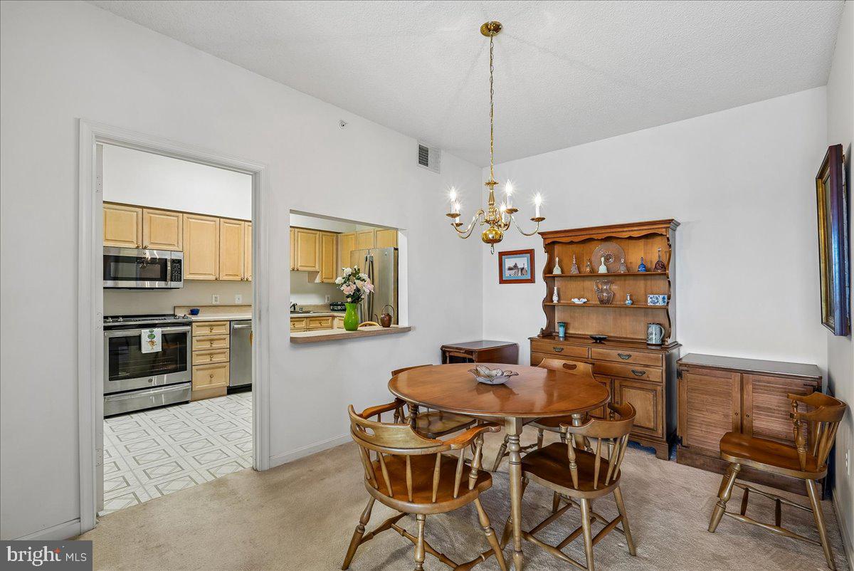 LANSDOWNE WOODS - Residential