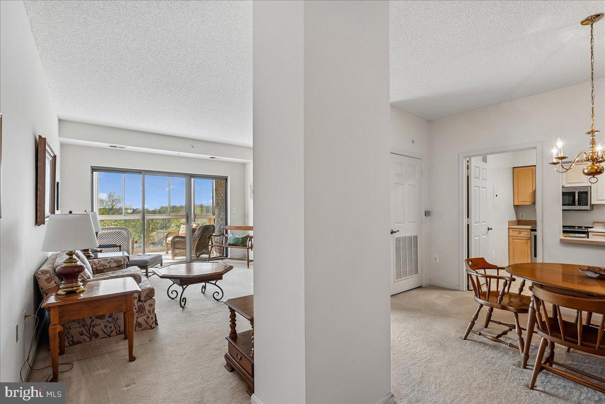 LANSDOWNE WOODS - Residential