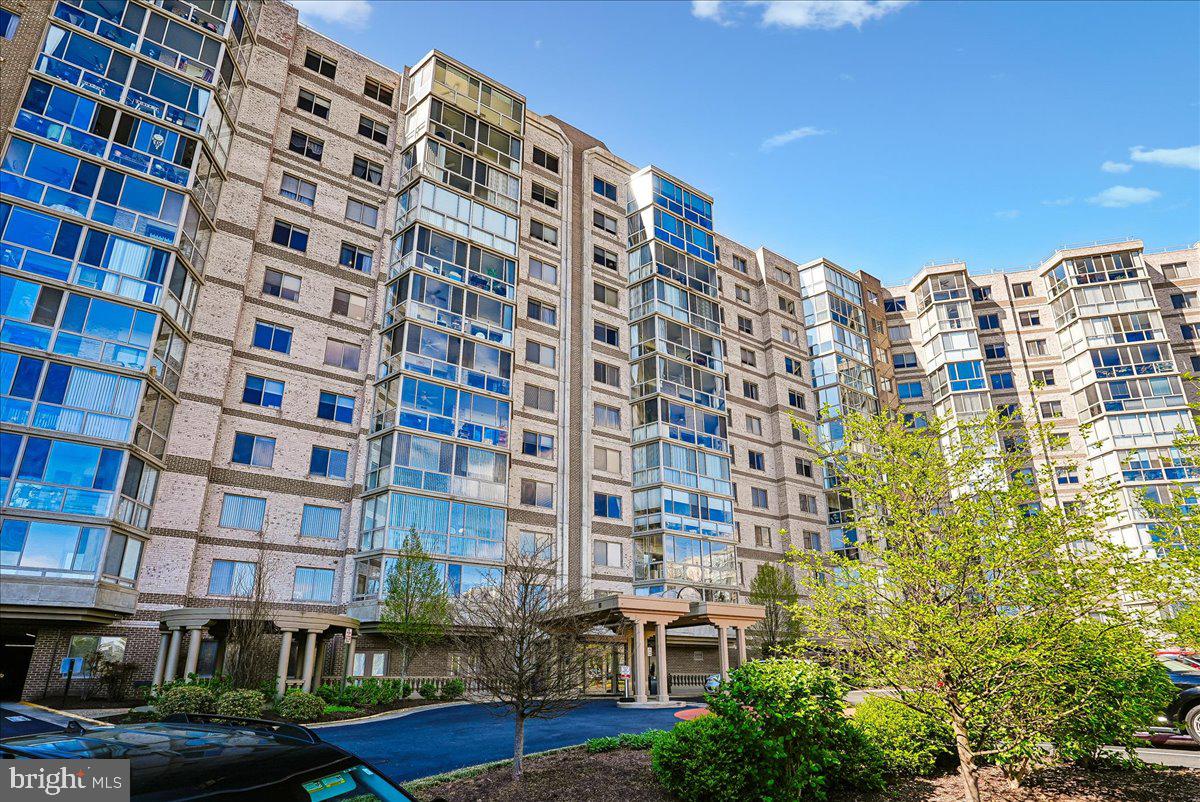 LANSDOWNE WOODS - Residential