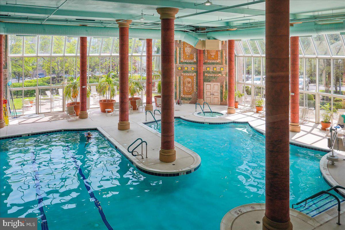 LANSDOWNE WOODS - Residential