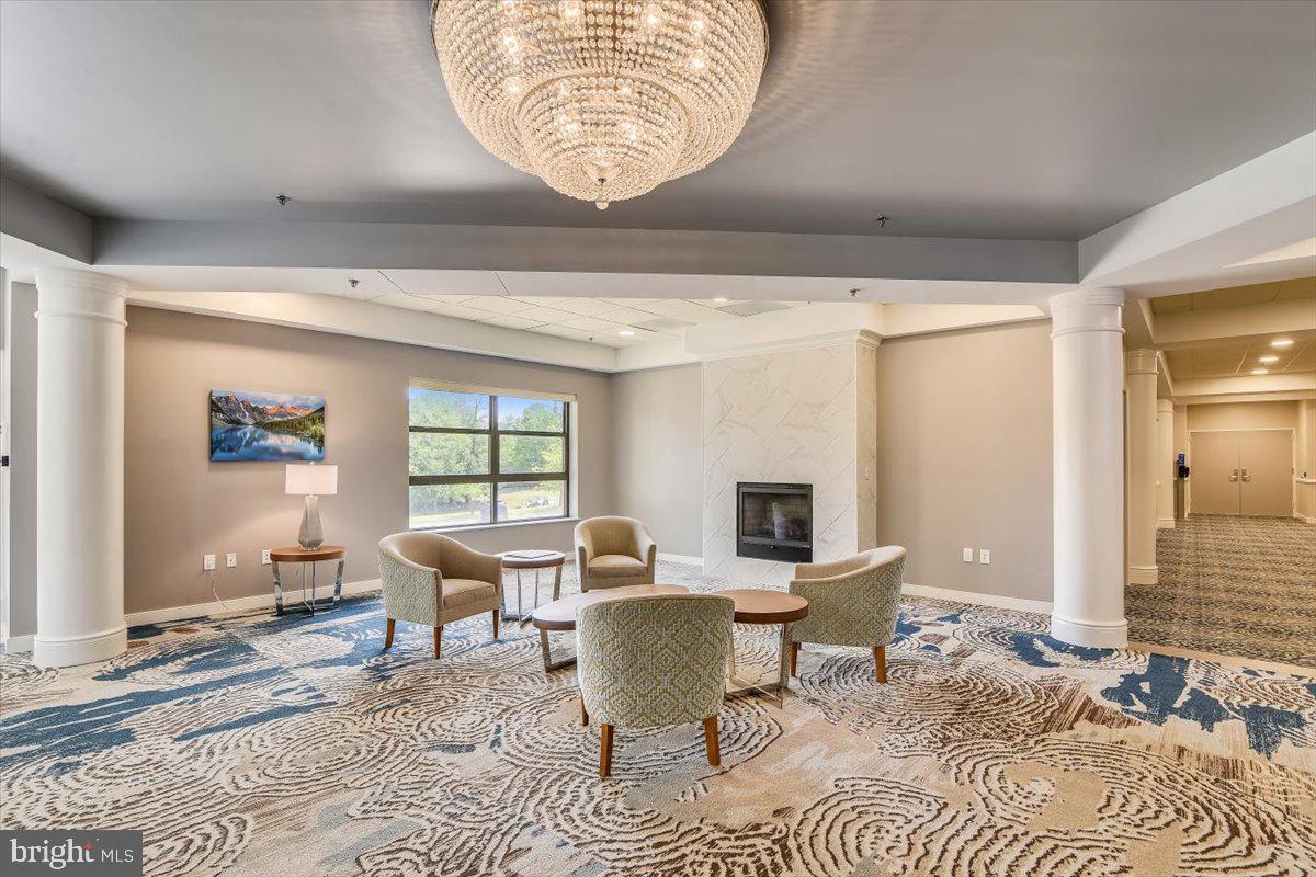 LANSDOWNE WOODS - Residential