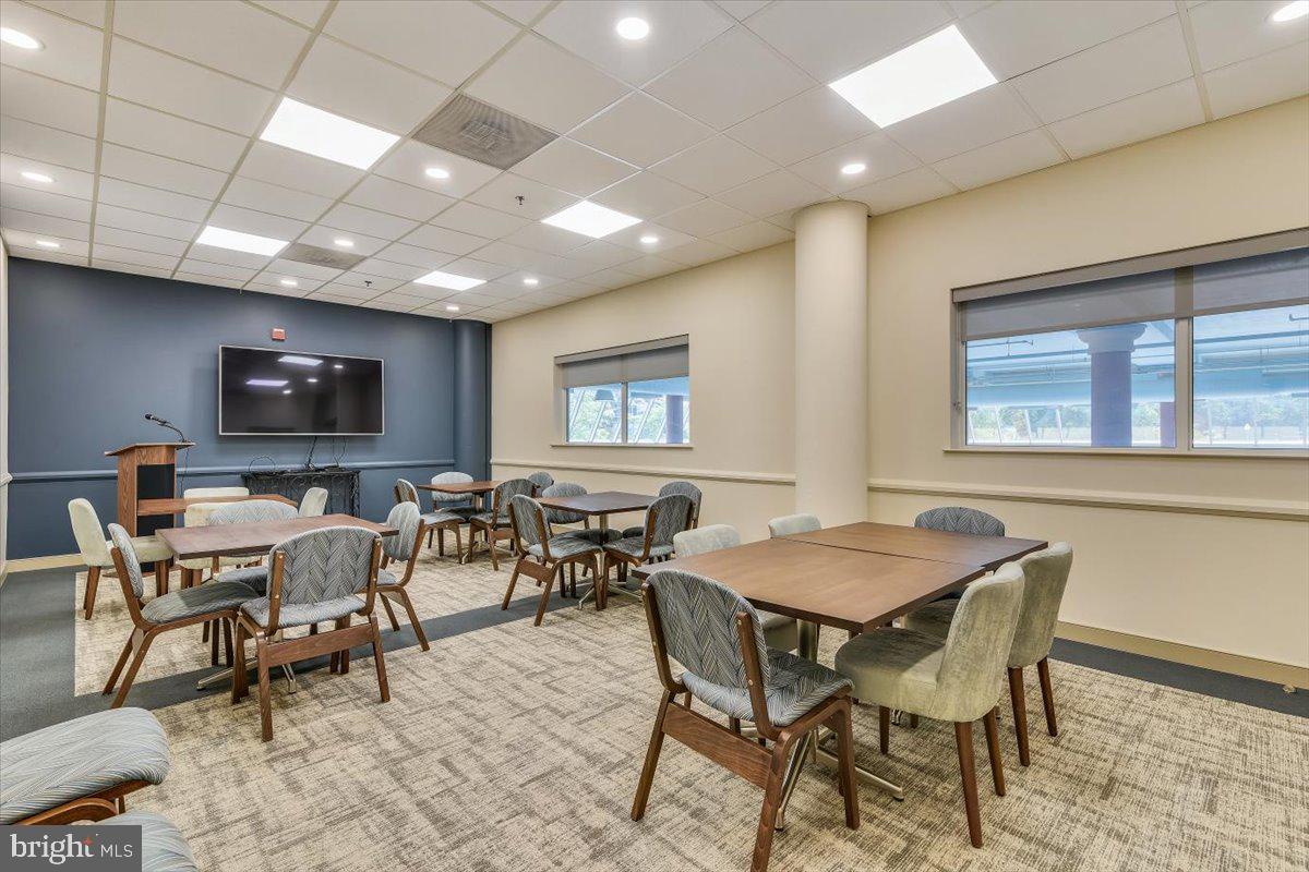 LANSDOWNE WOODS - Residential