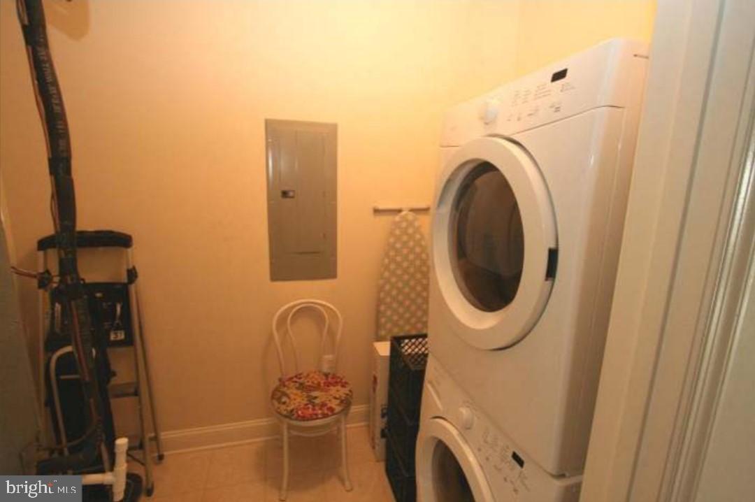 VILLAGE OF RIVER HILL - Residential Lease