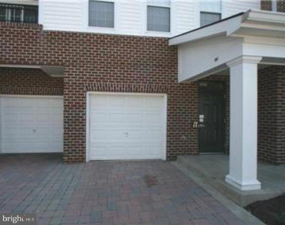 VILLAGE OF RIVER HILL - Residential Lease