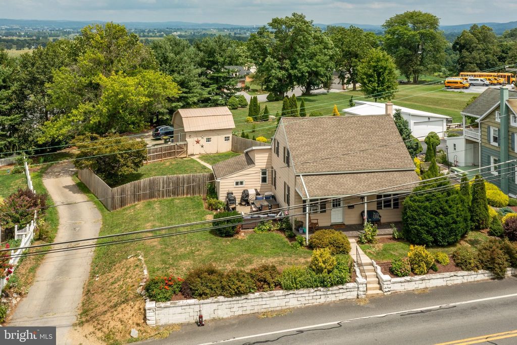 Photo of 1257 E Newport Road, Lititz, PA 17543 (MLS # PALA2054830)