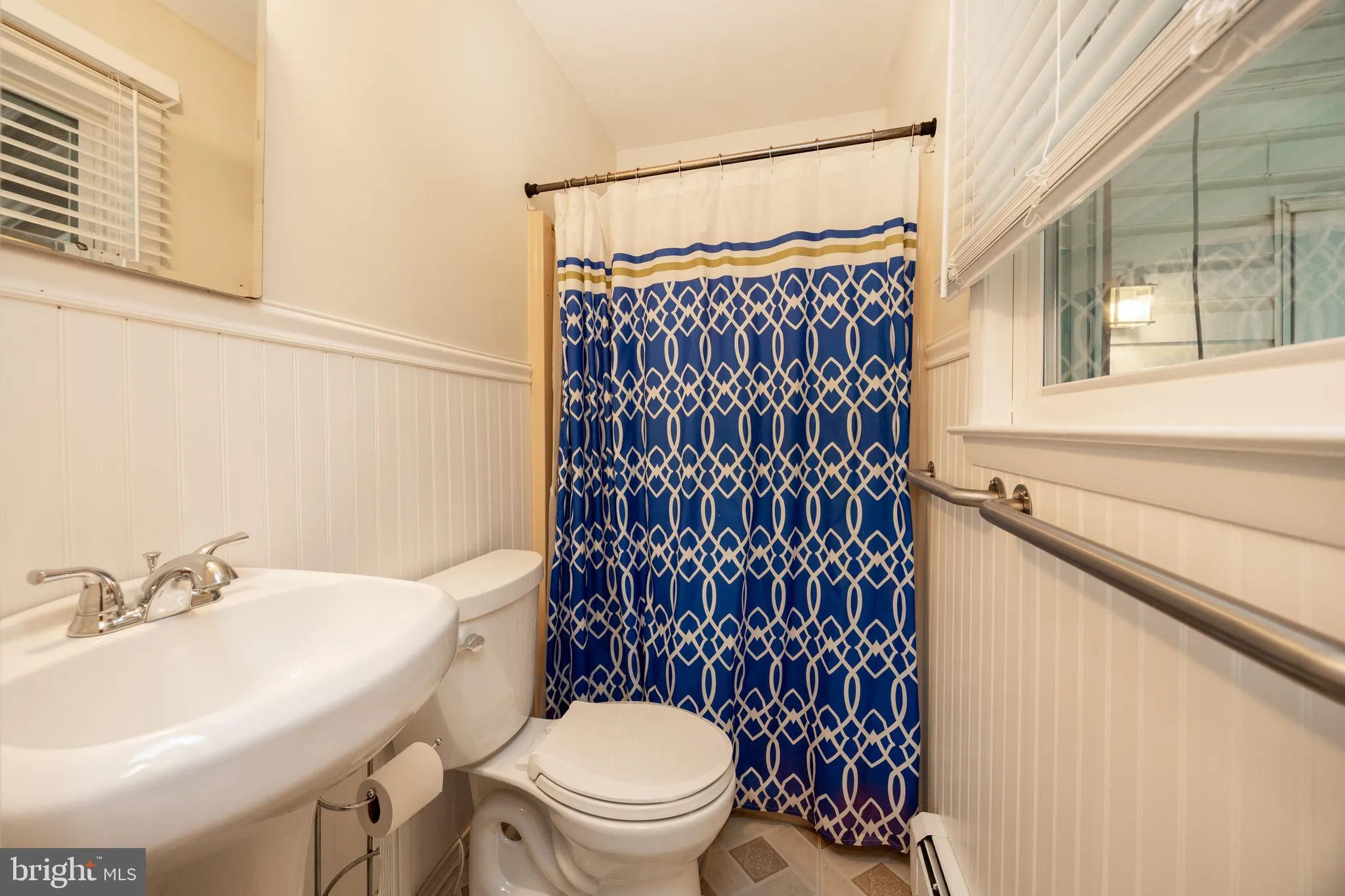 West Chester, Pennsylvania 19380, United States, 4 Bedrooms Bedrooms, ,2 BathroomsBathrooms,Residential,Pending,253168