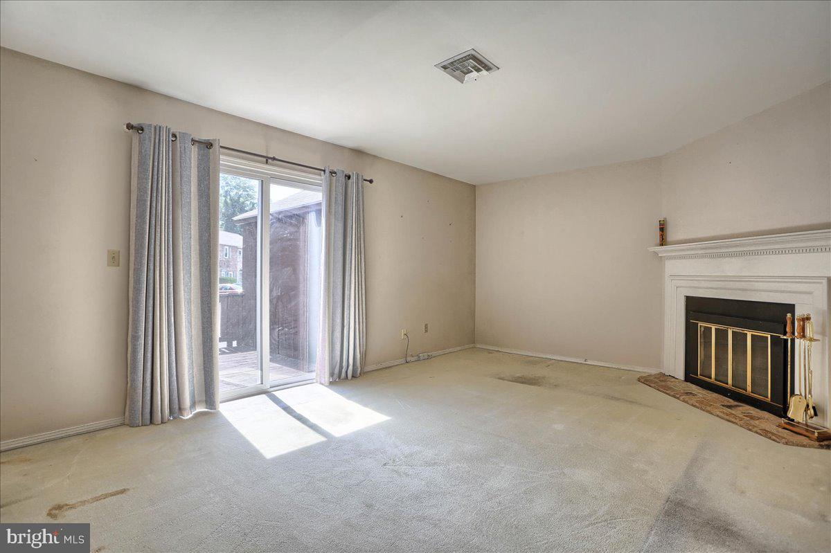 LIBERTY SQUARE - Residential