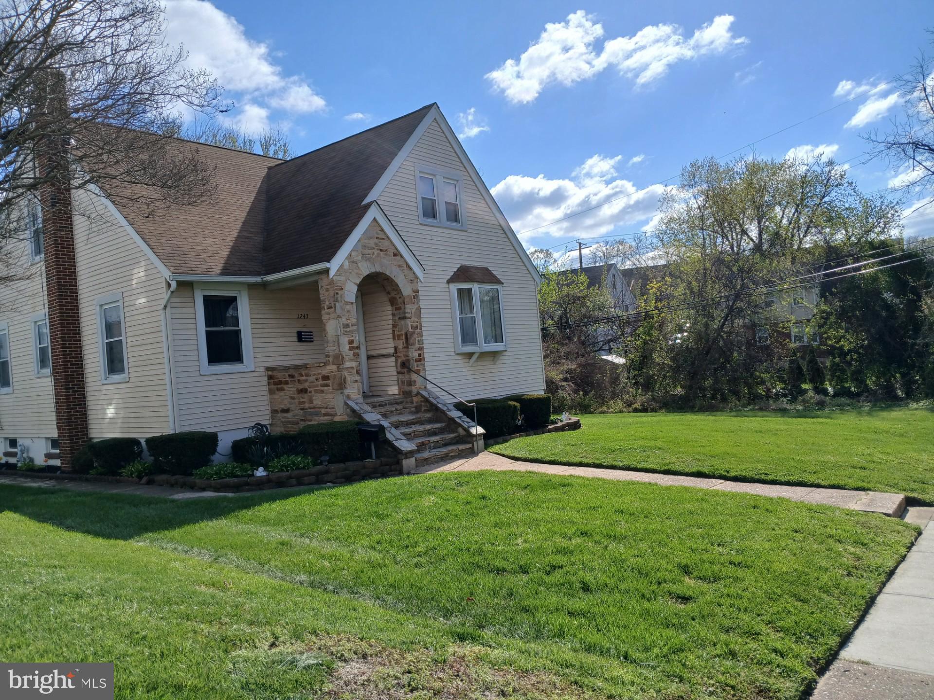 1243 TEN OAKS ROAD