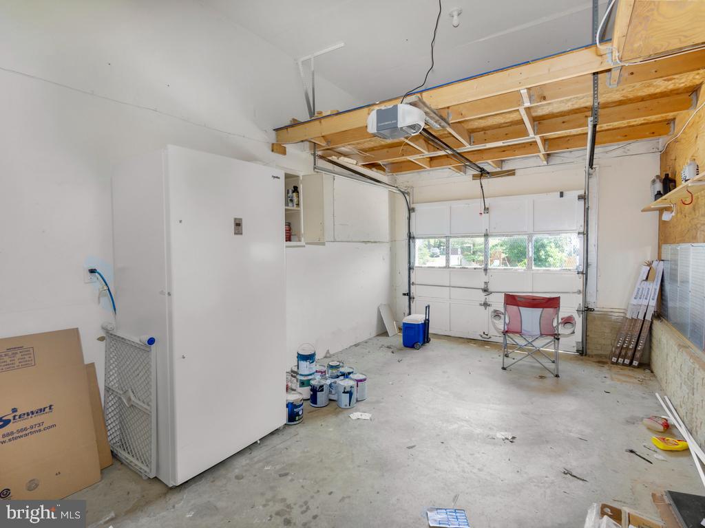 ELIZABETH PARK - Residential Lease