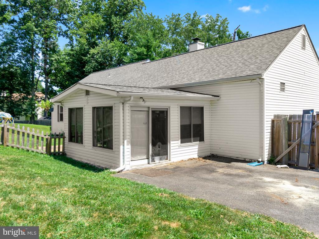 ELIZABETH PARK - Residential Lease