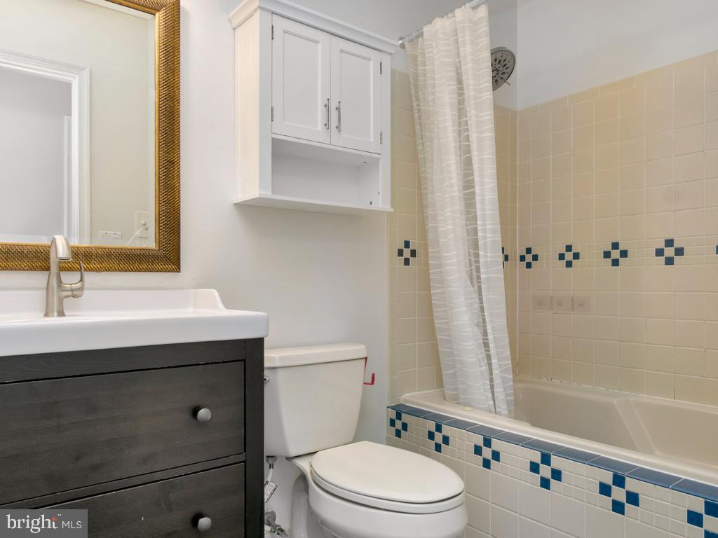 ELIZABETH PARK - Residential Lease