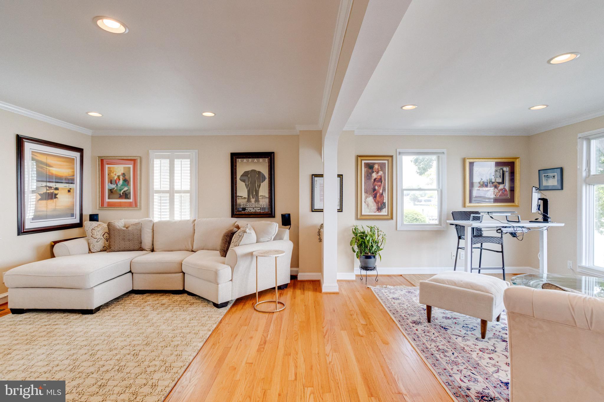 BAUERNSCHMIDT MANOR - Residential