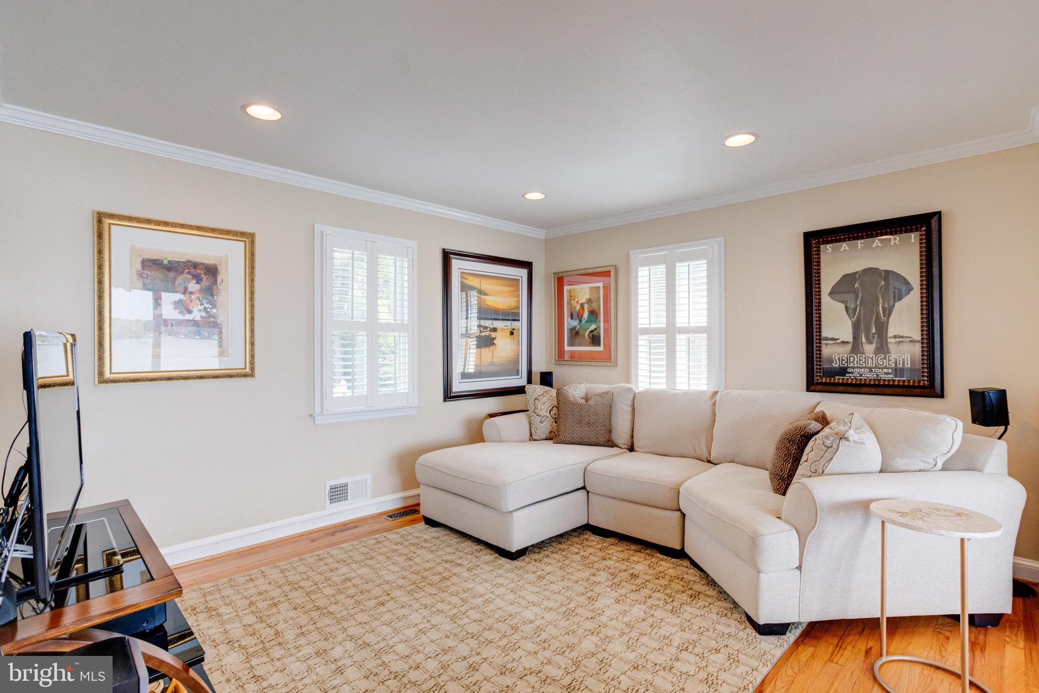 BAUERNSCHMIDT MANOR - Residential