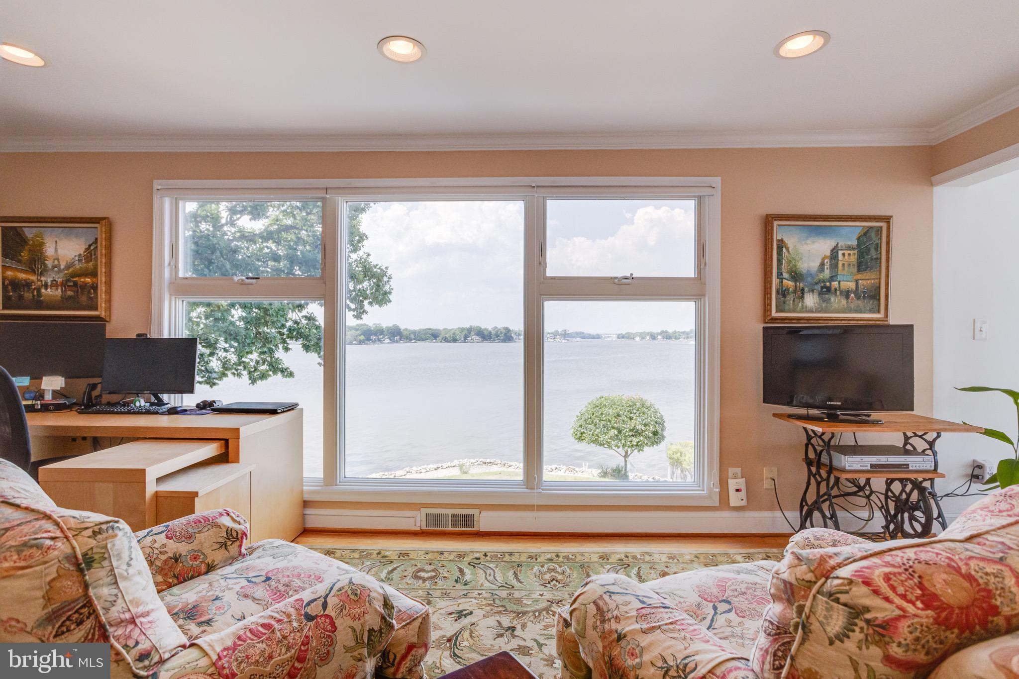 BAUERNSCHMIDT MANOR - Residential