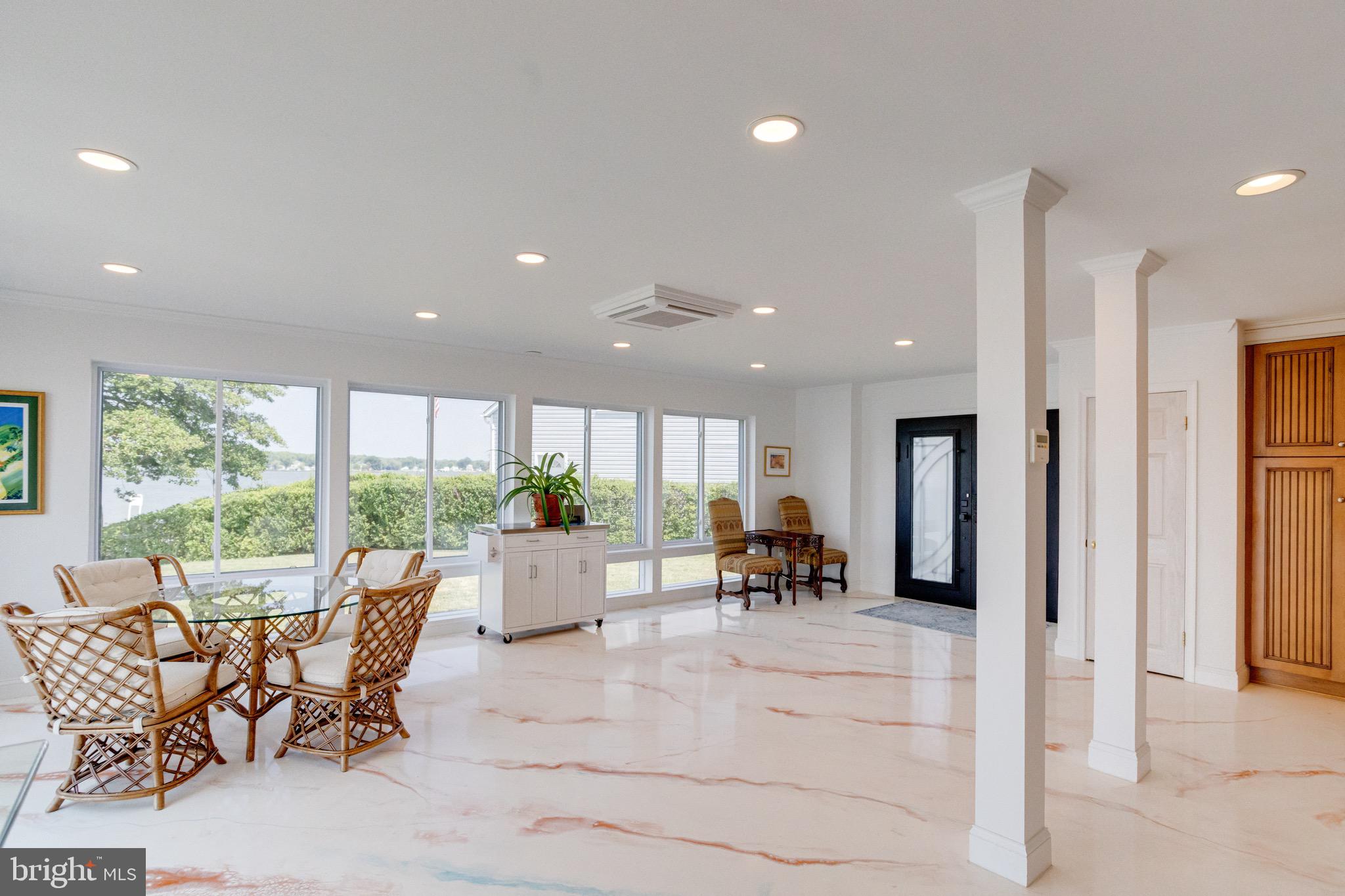 BAUERNSCHMIDT MANOR - Residential