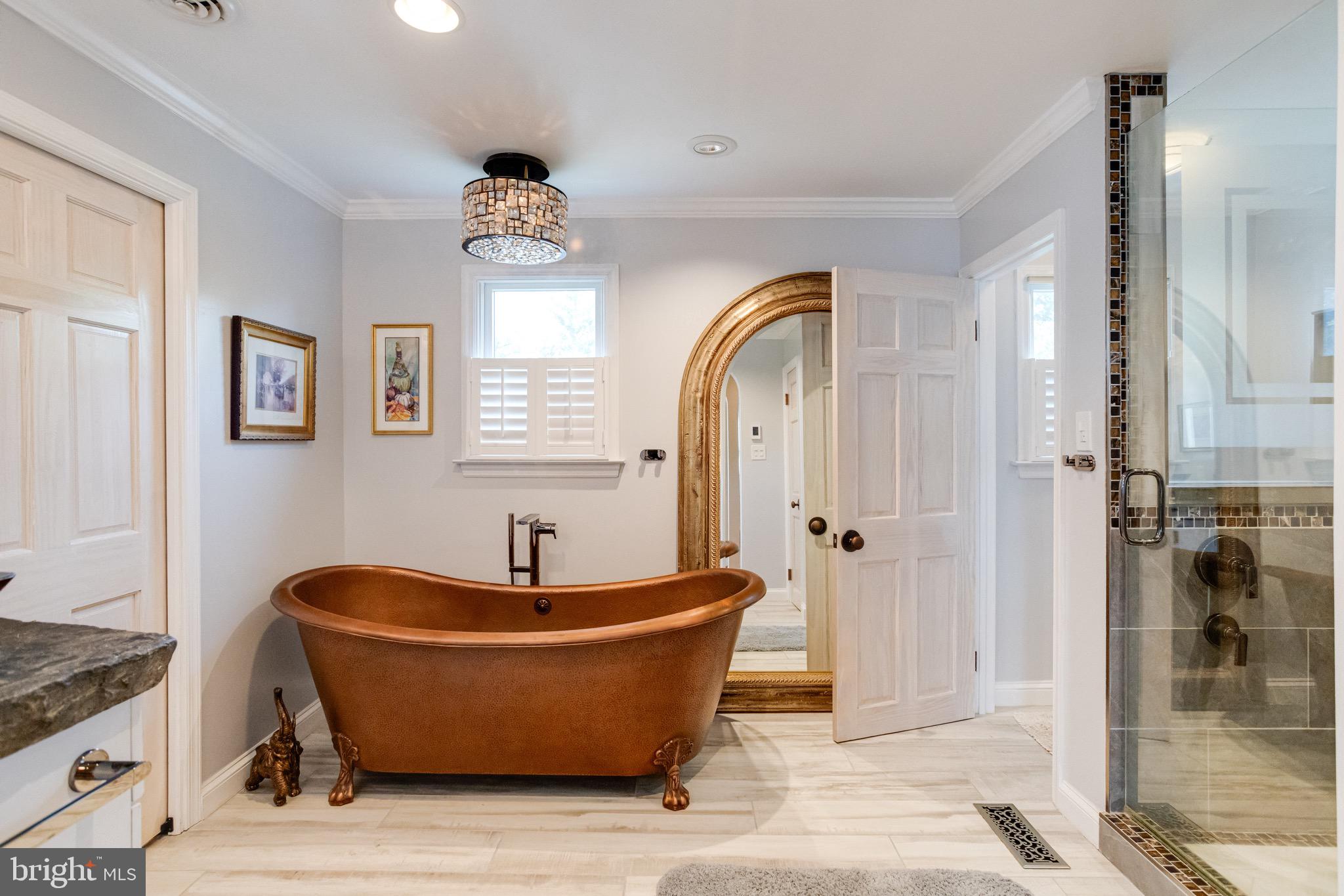 BAUERNSCHMIDT MANOR - Residential