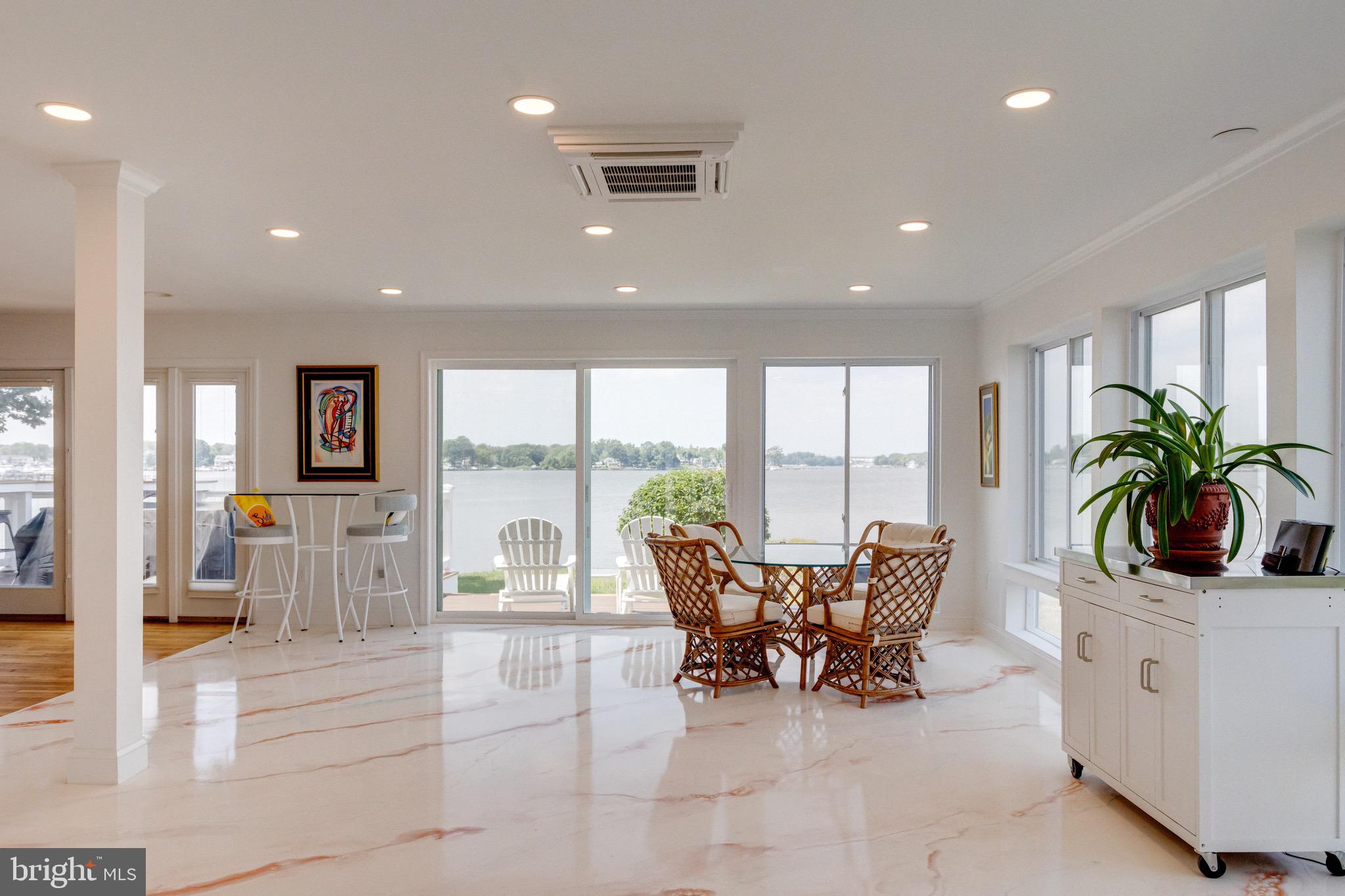 BAUERNSCHMIDT MANOR - Residential