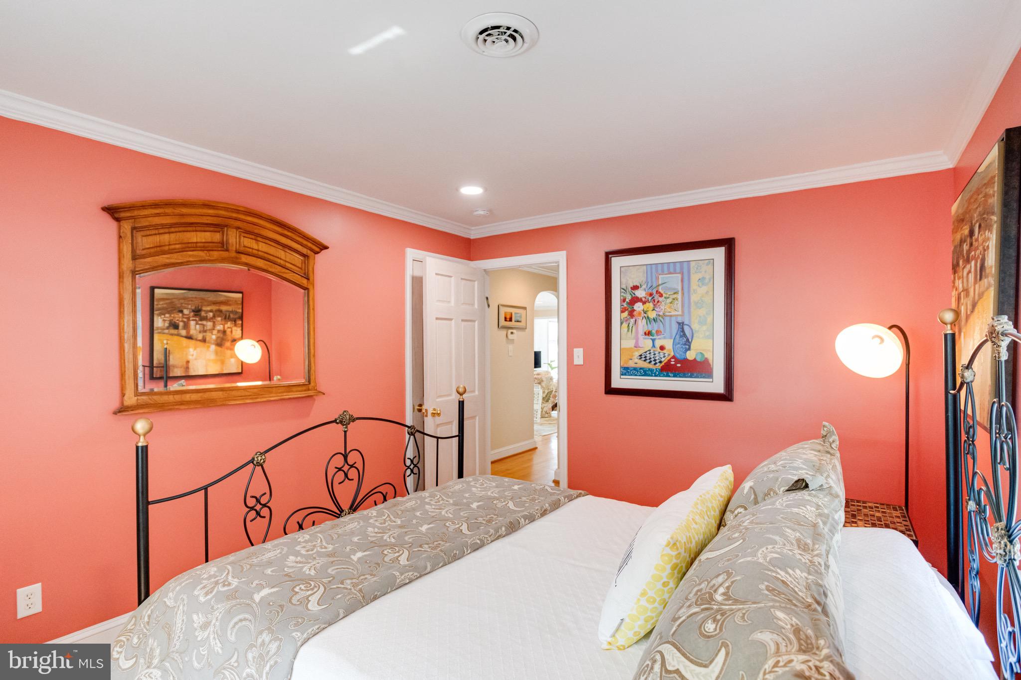 BAUERNSCHMIDT MANOR - Residential