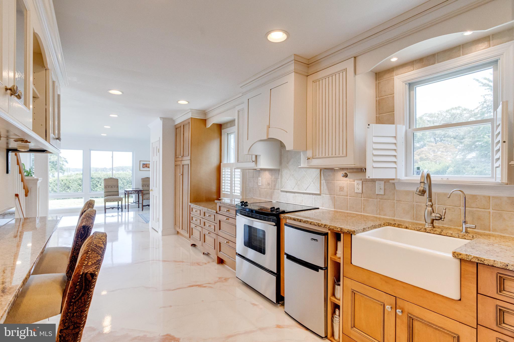 BAUERNSCHMIDT MANOR - Residential