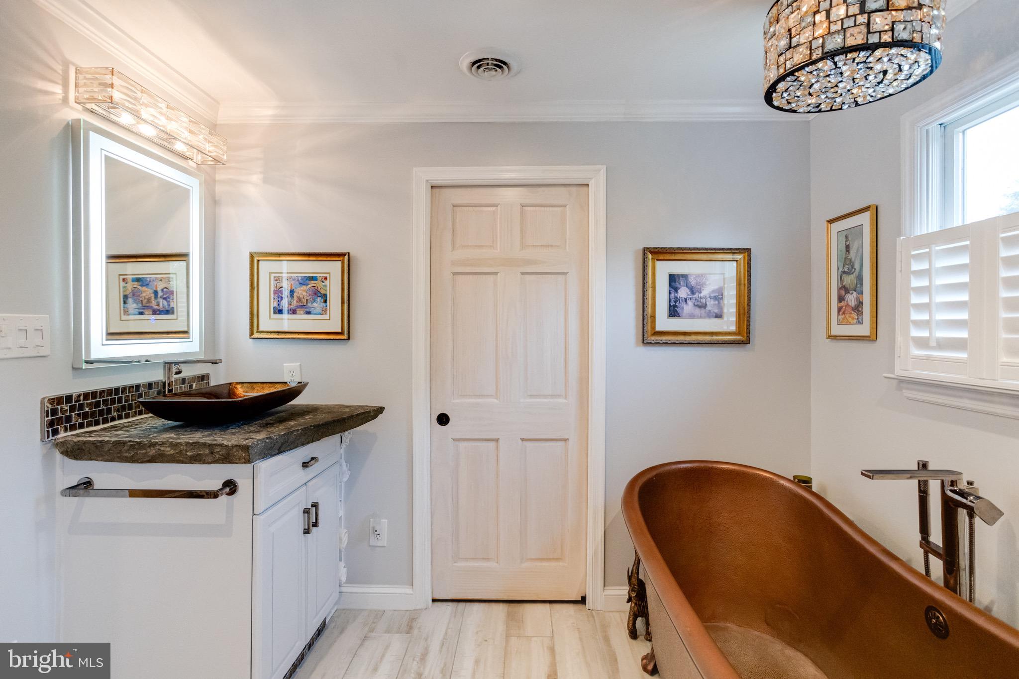 BAUERNSCHMIDT MANOR - Residential