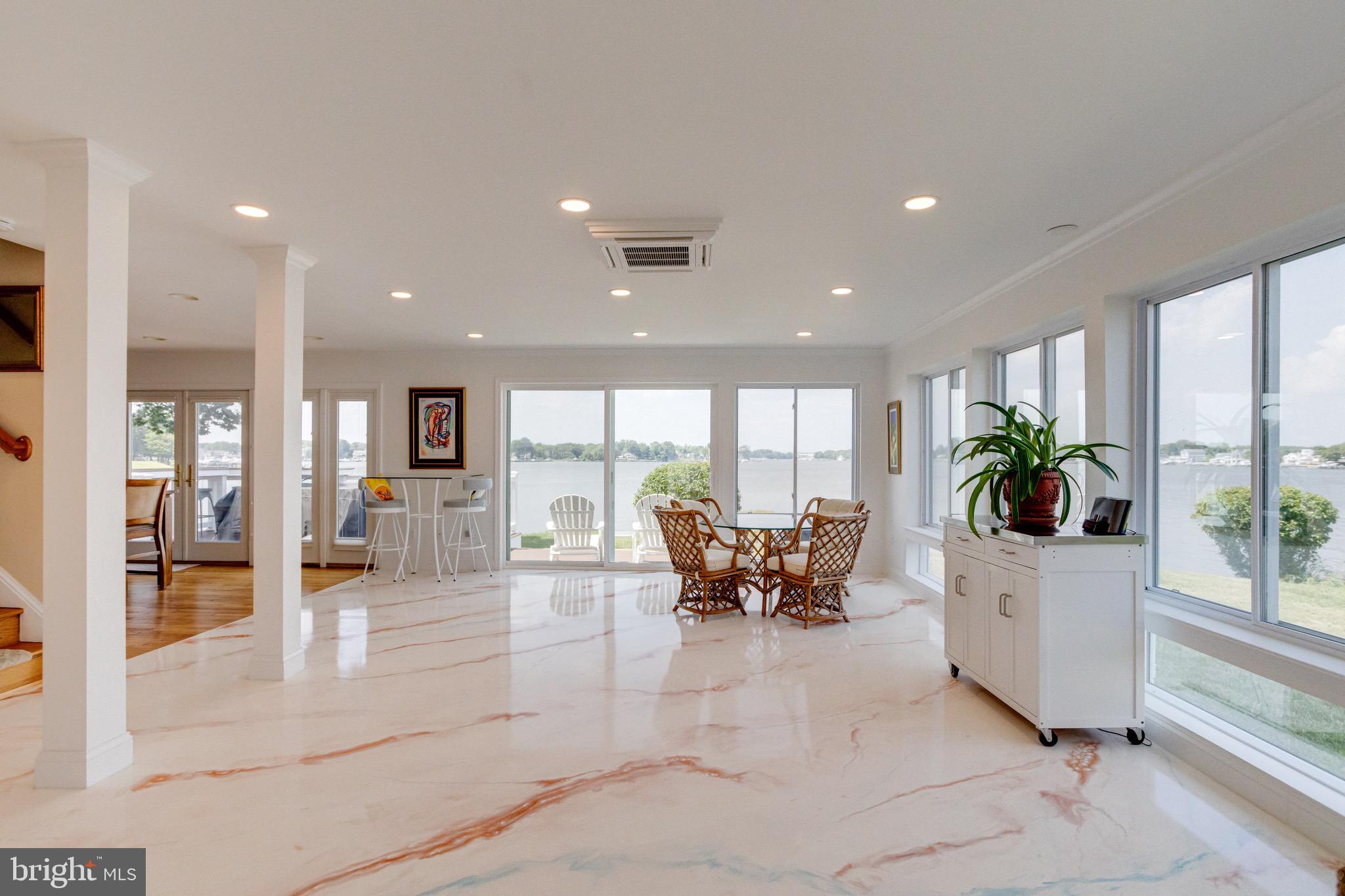 BAUERNSCHMIDT MANOR - Residential