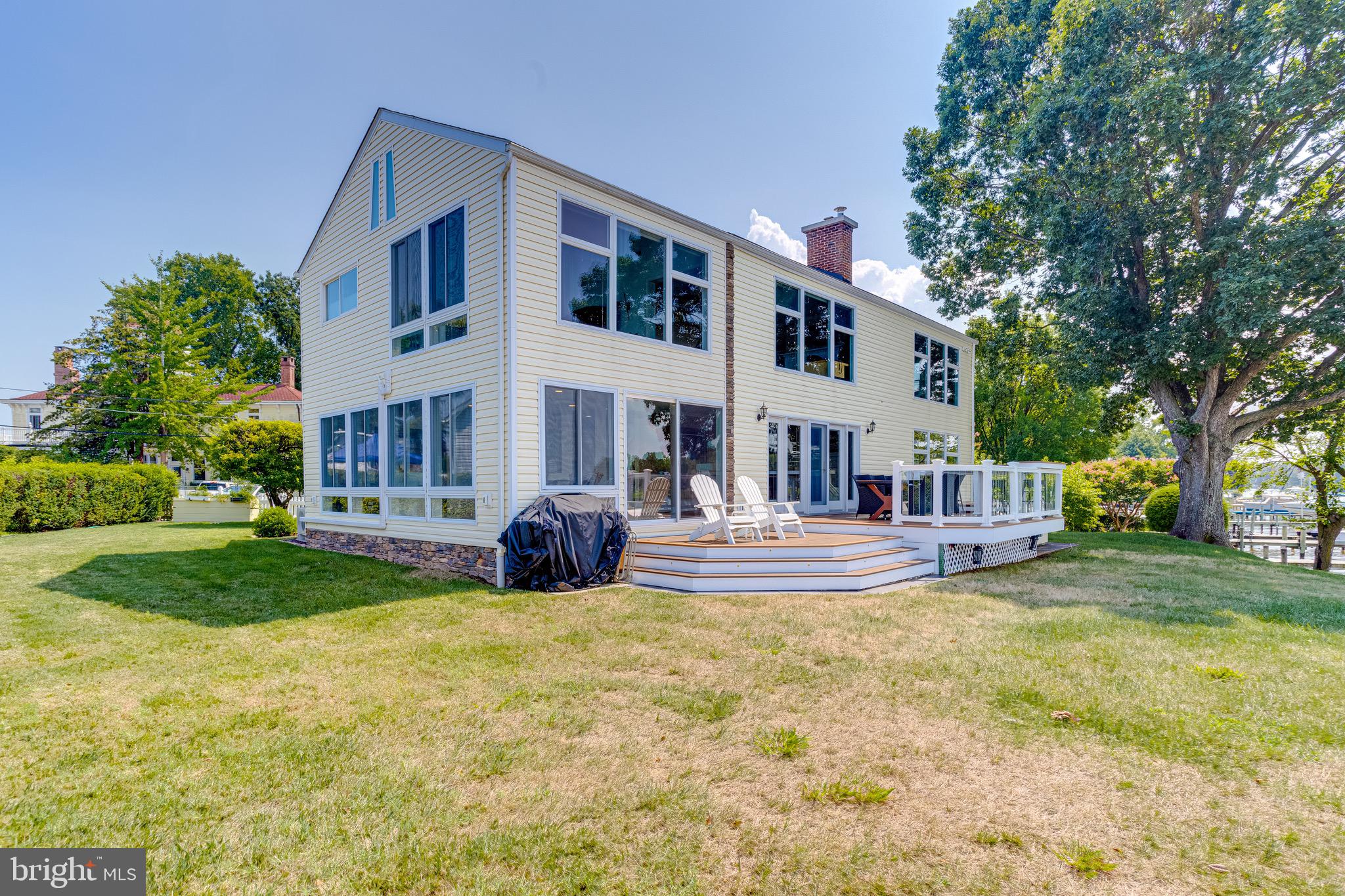 BAUERNSCHMIDT MANOR - Residential