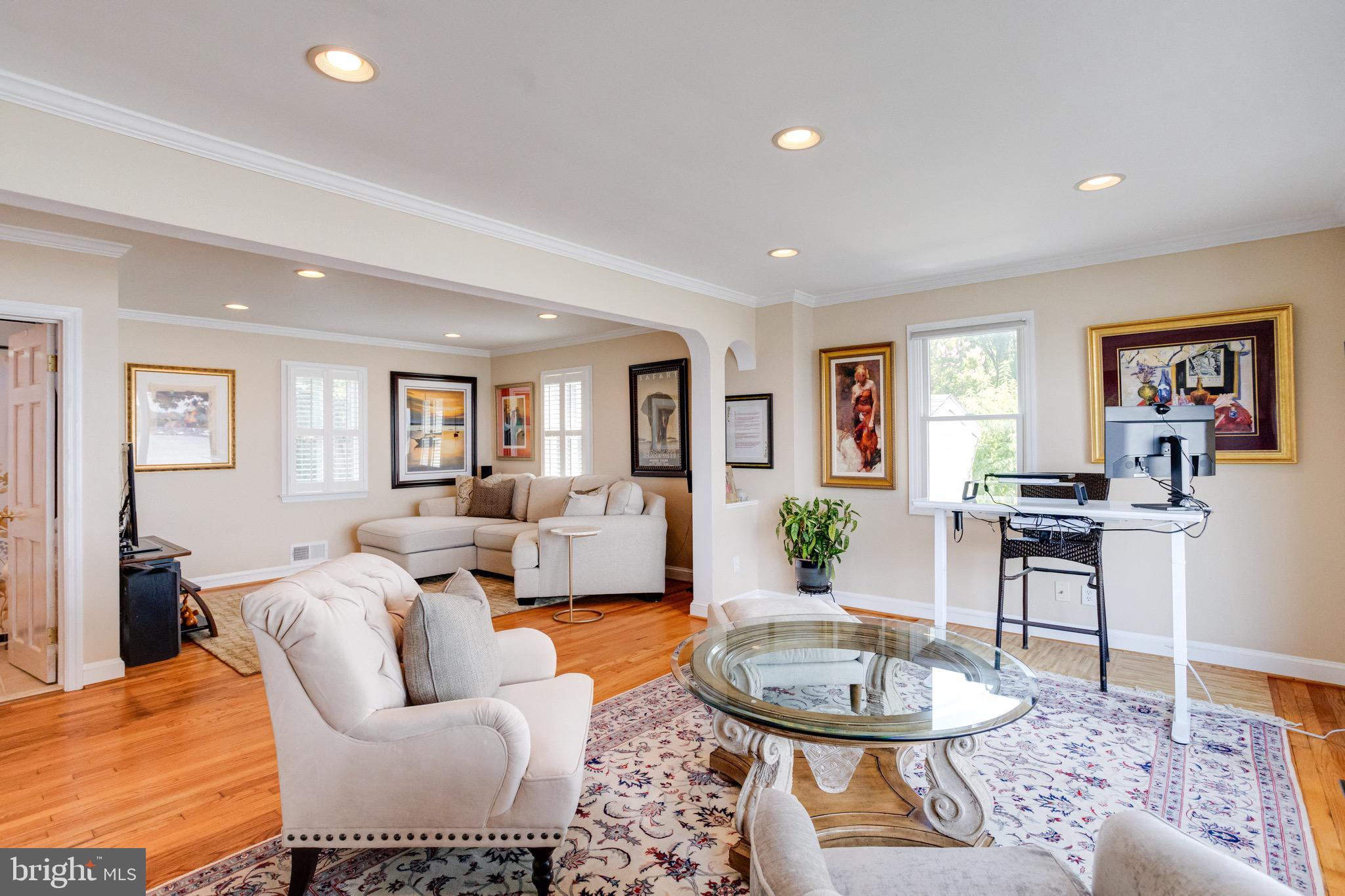 BAUERNSCHMIDT MANOR - Residential