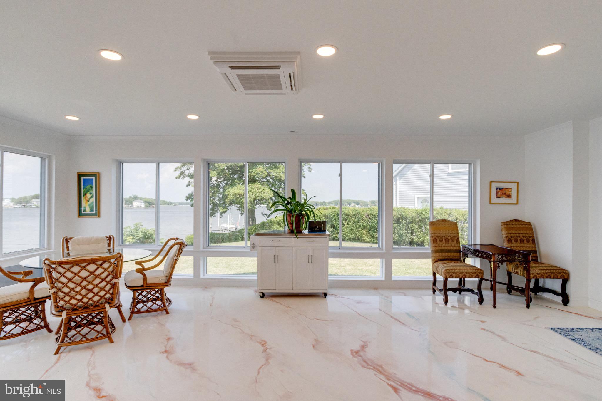 BAUERNSCHMIDT MANOR - Residential