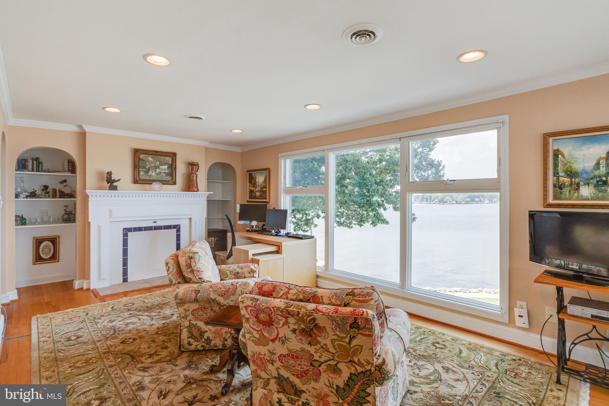 BAUERNSCHMIDT MANOR - Residential