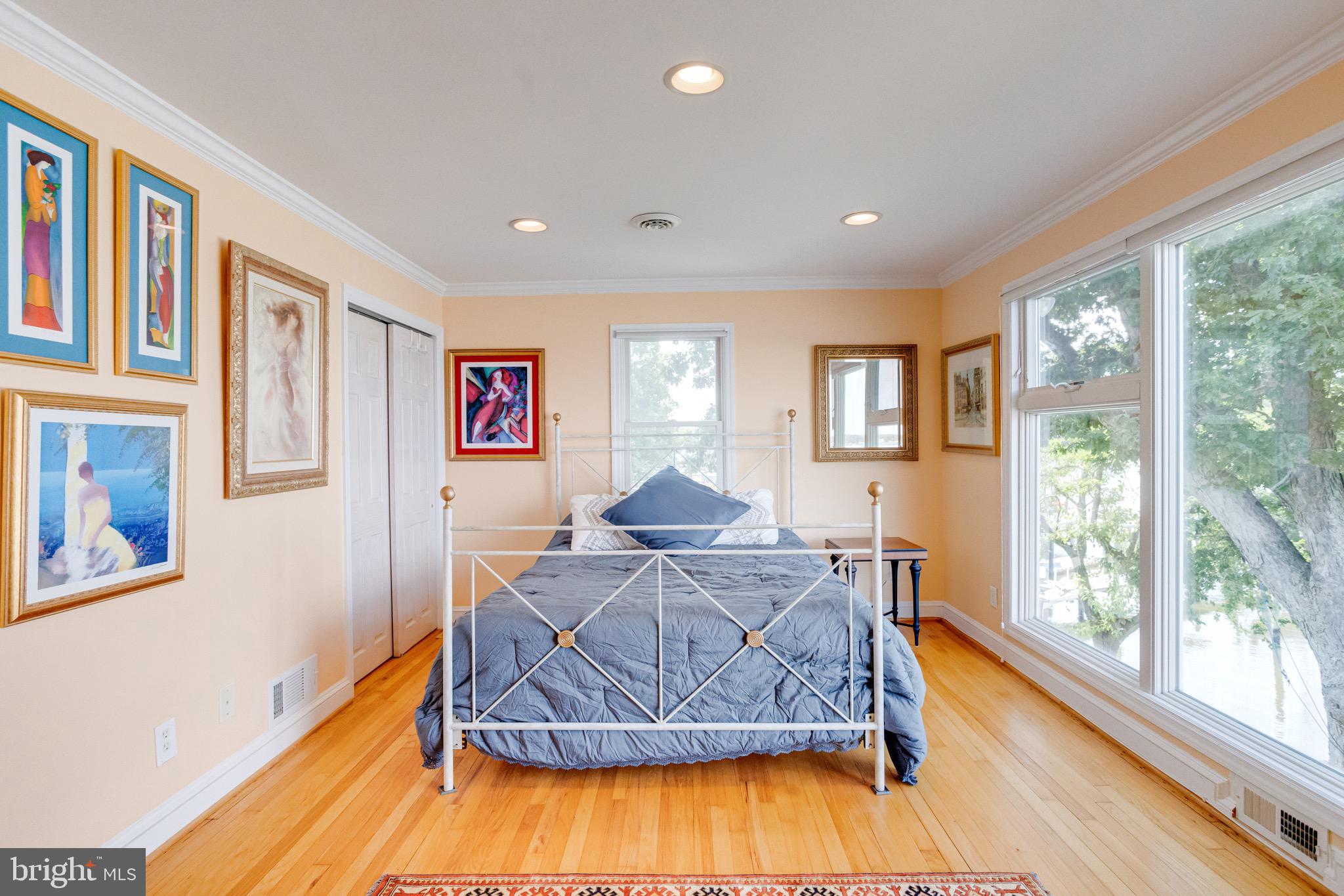 BAUERNSCHMIDT MANOR - Residential