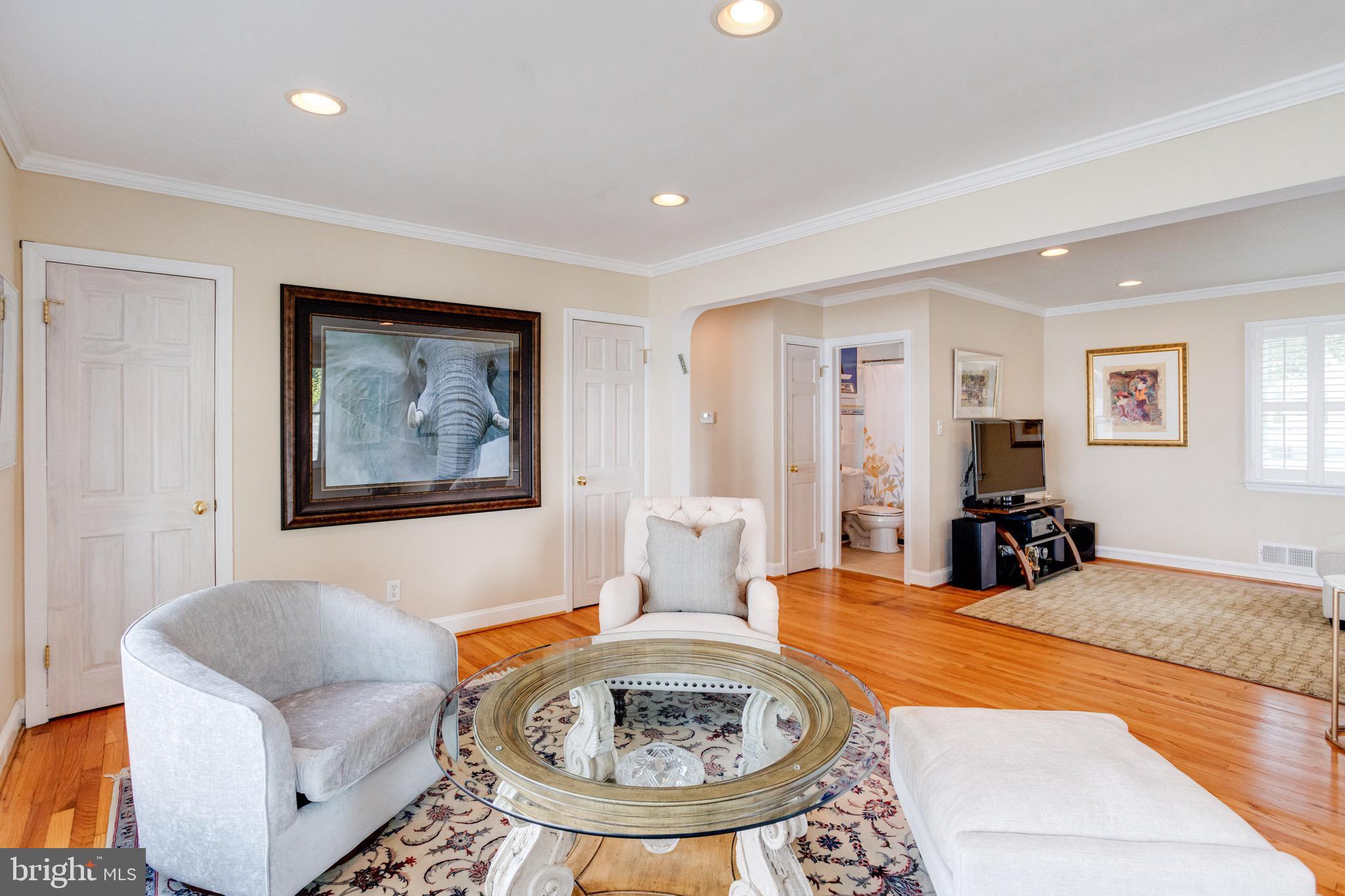 BAUERNSCHMIDT MANOR - Residential