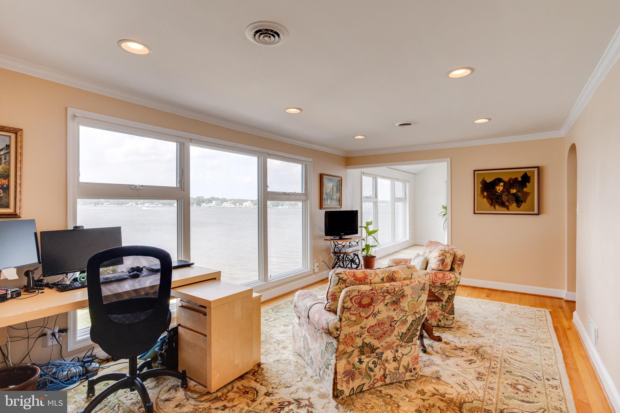 BAUERNSCHMIDT MANOR - Residential