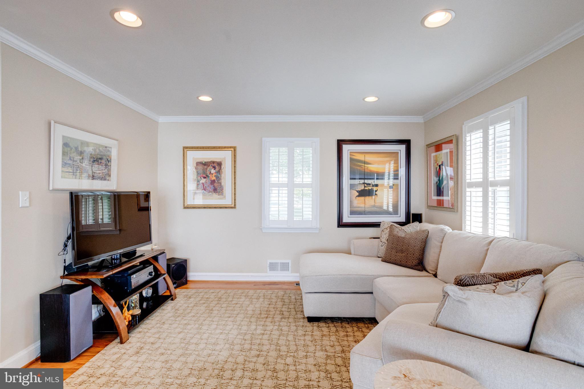 BAUERNSCHMIDT MANOR - Residential