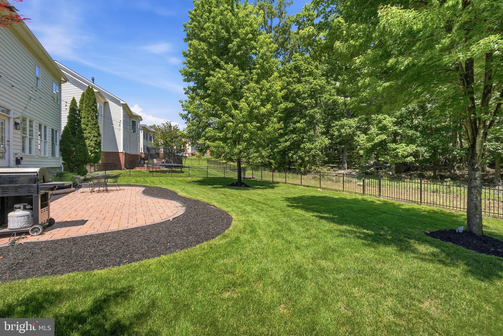 LANSDOWNE ON THE POTOMAC - Residential