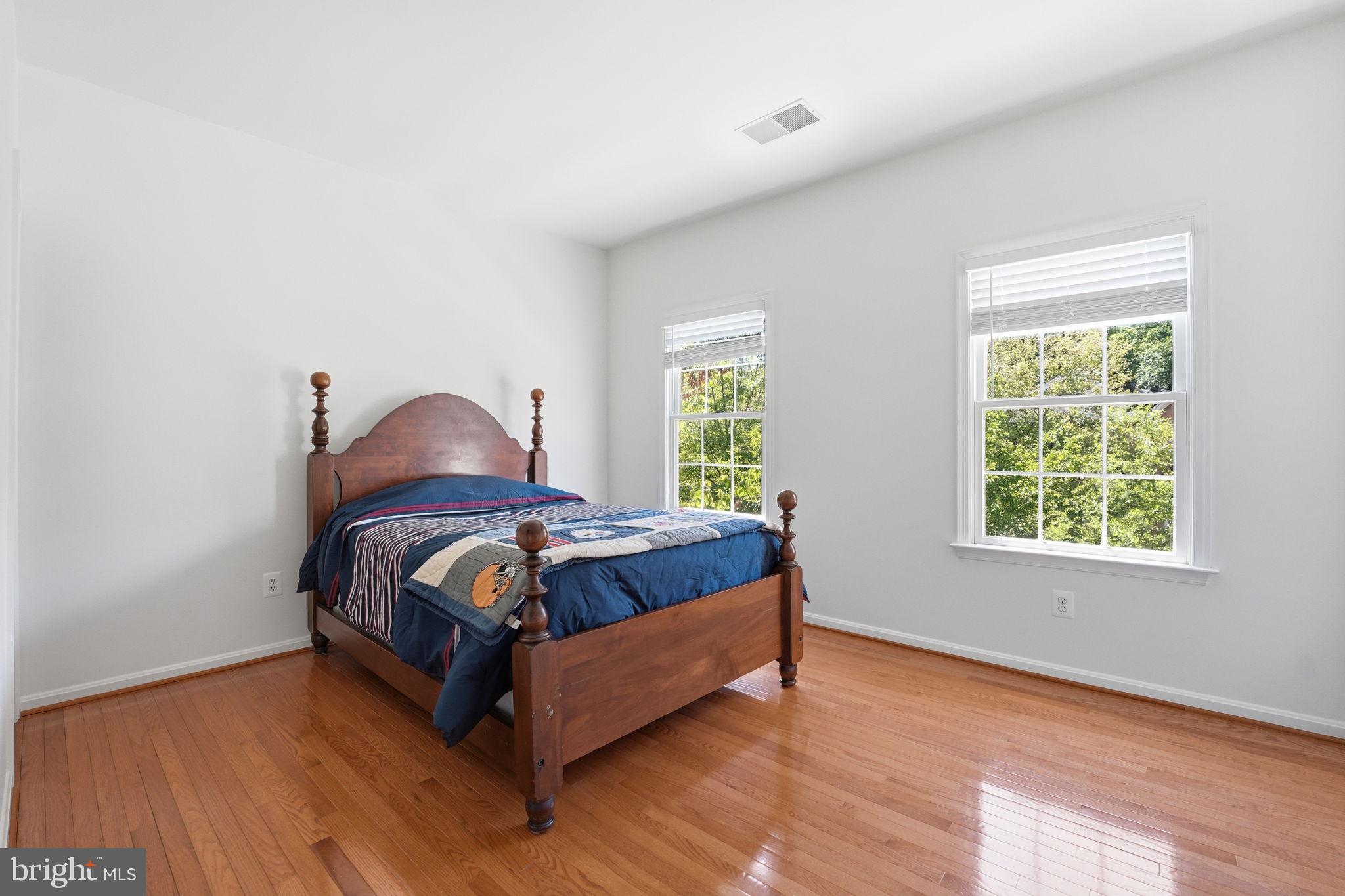LANSDOWNE ON THE POTOMAC - Residential