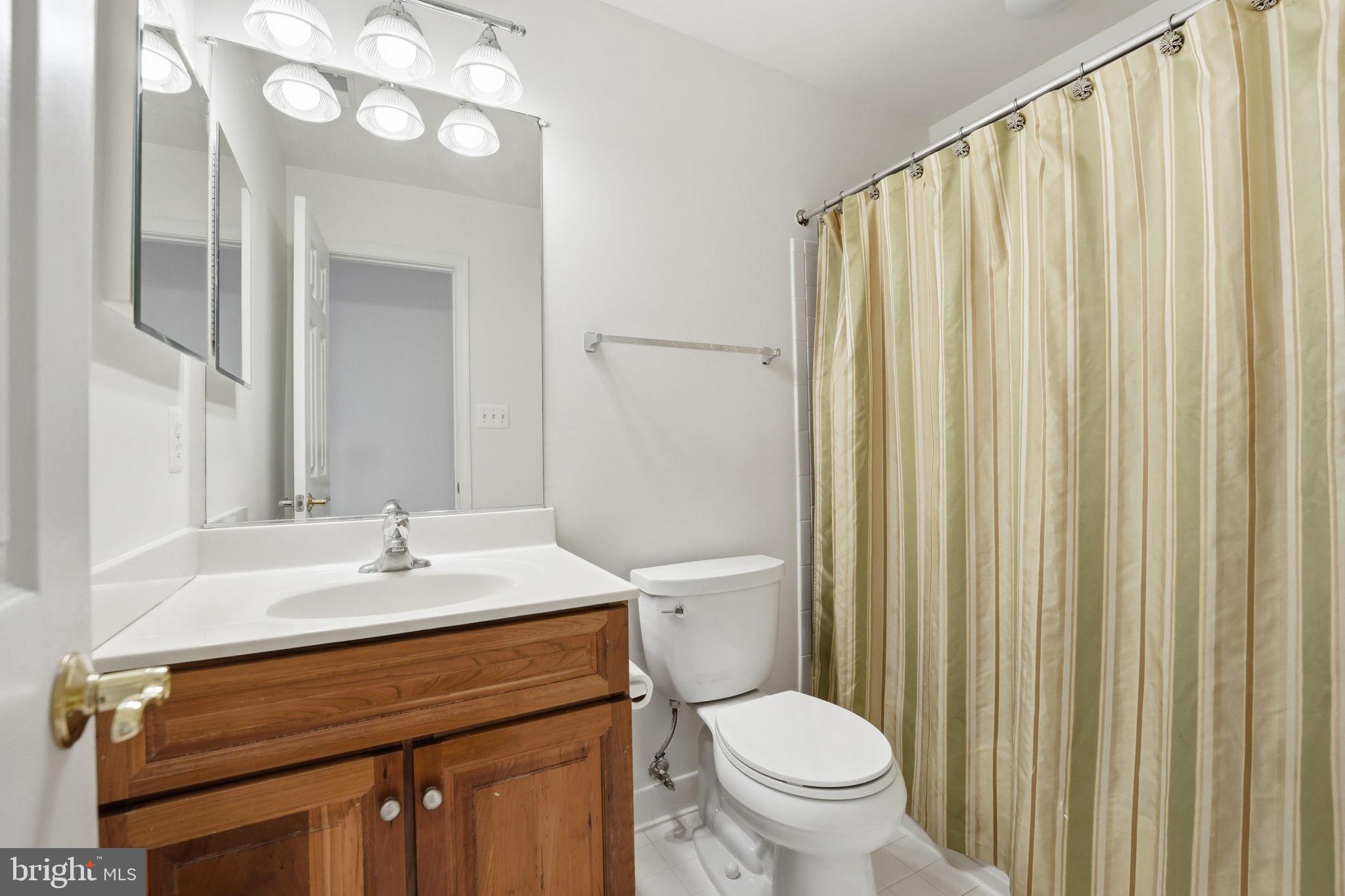 LANSDOWNE ON THE POTOMAC - Residential