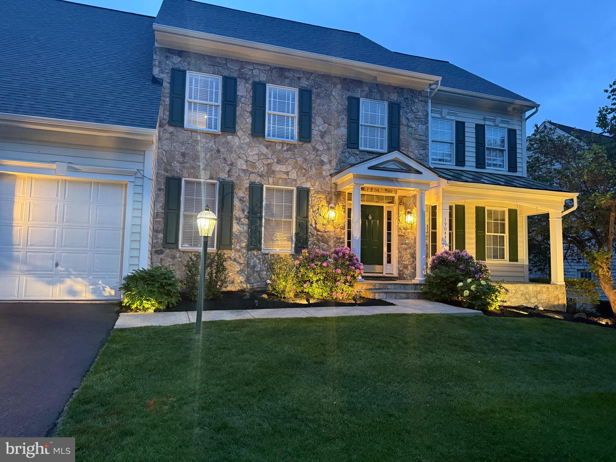 LANSDOWNE ON THE POTOMAC - Residential