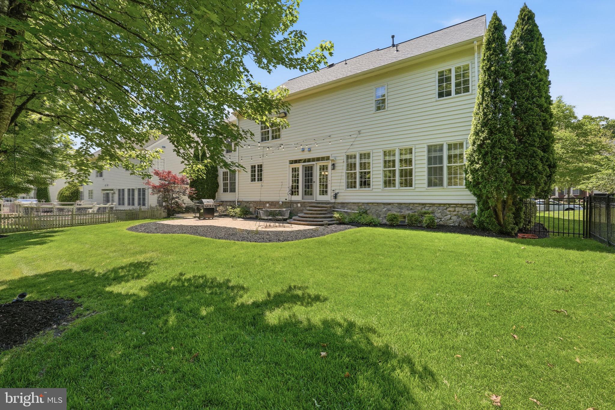 LANSDOWNE ON THE POTOMAC - Residential