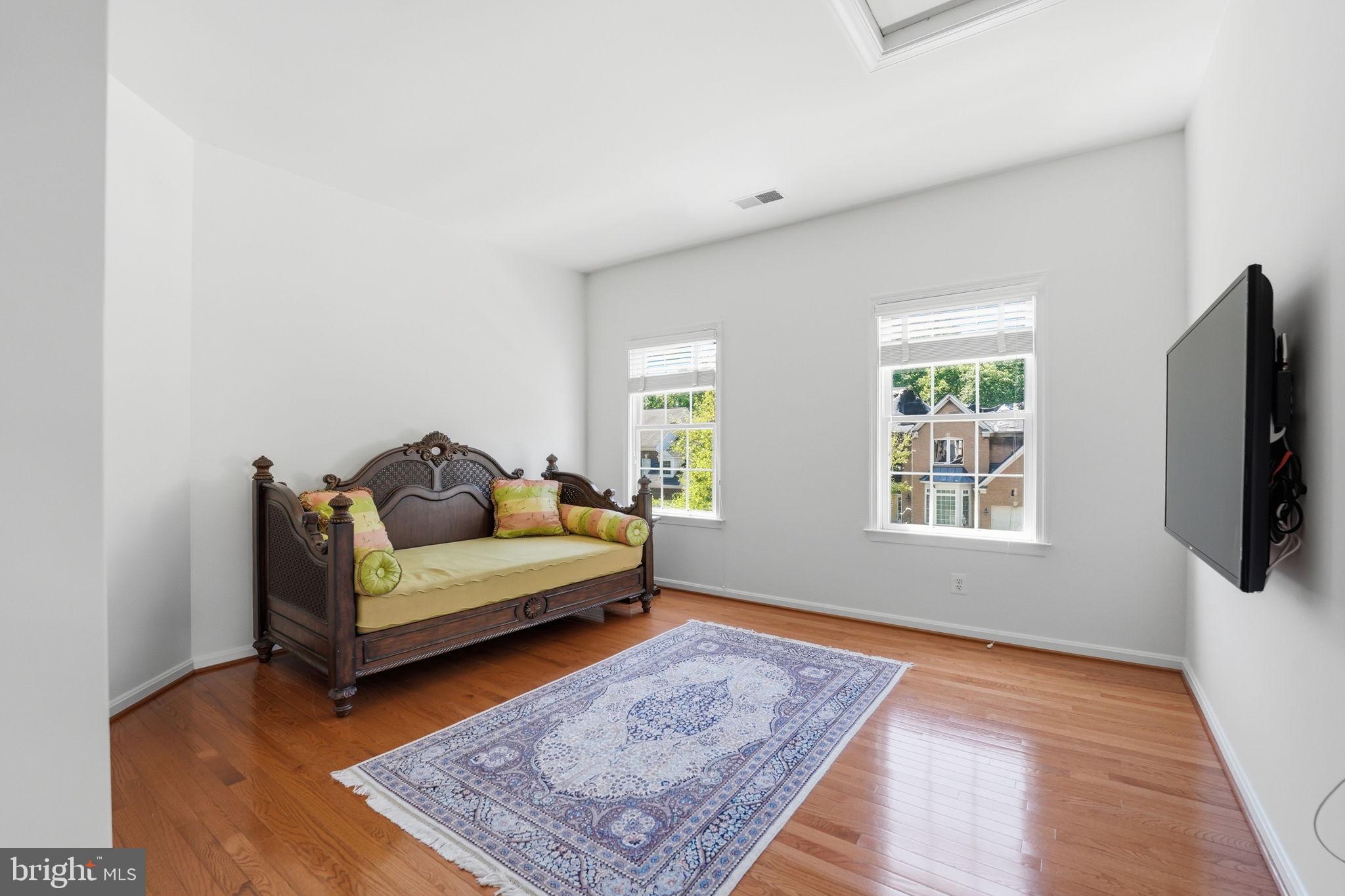 LANSDOWNE ON THE POTOMAC - Residential