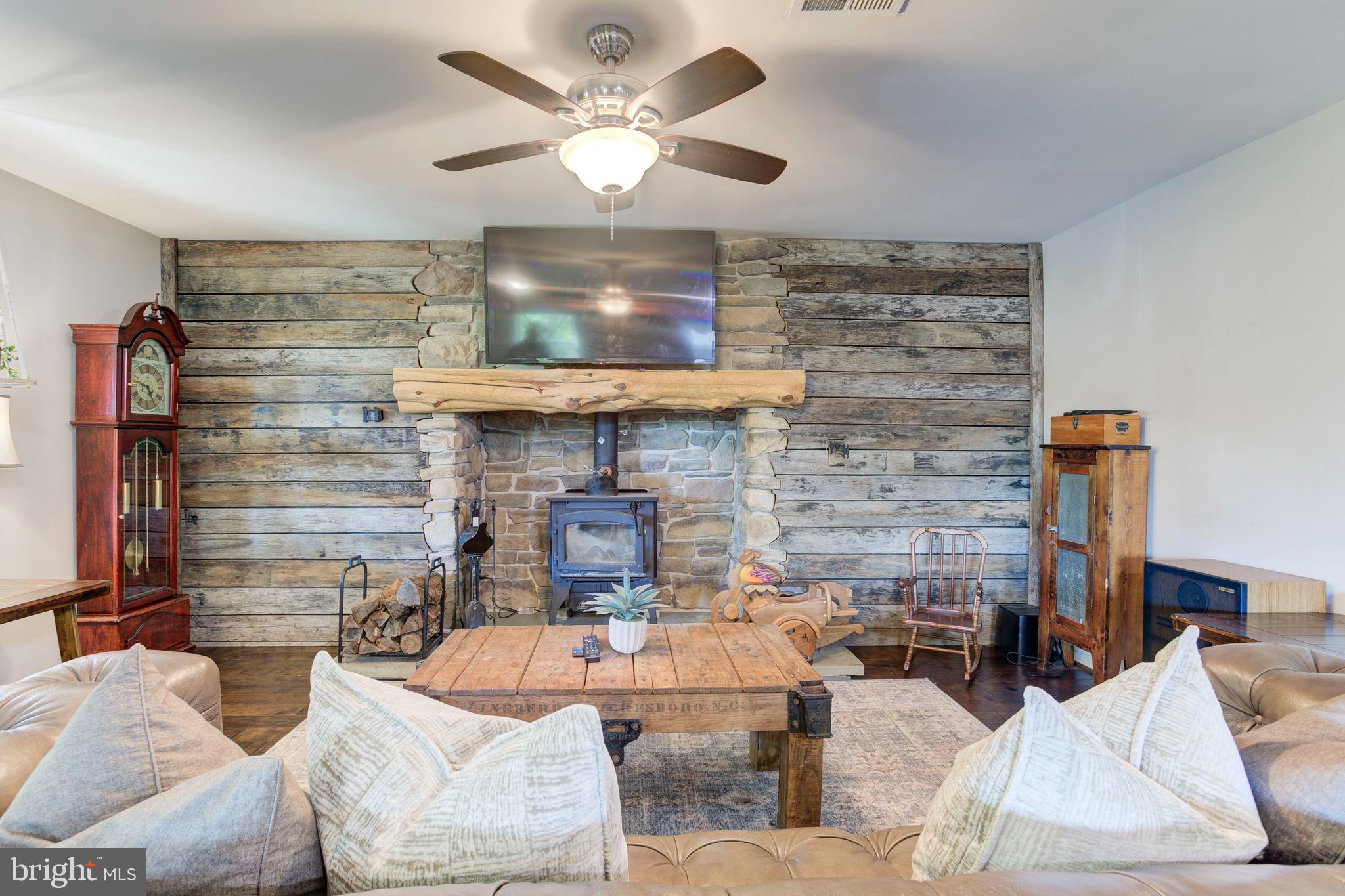 PELHAM MANOR - Residential