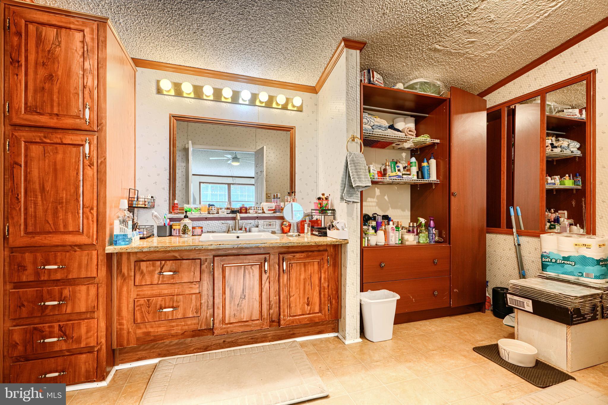 SWAN HARBOR DELL - Residential