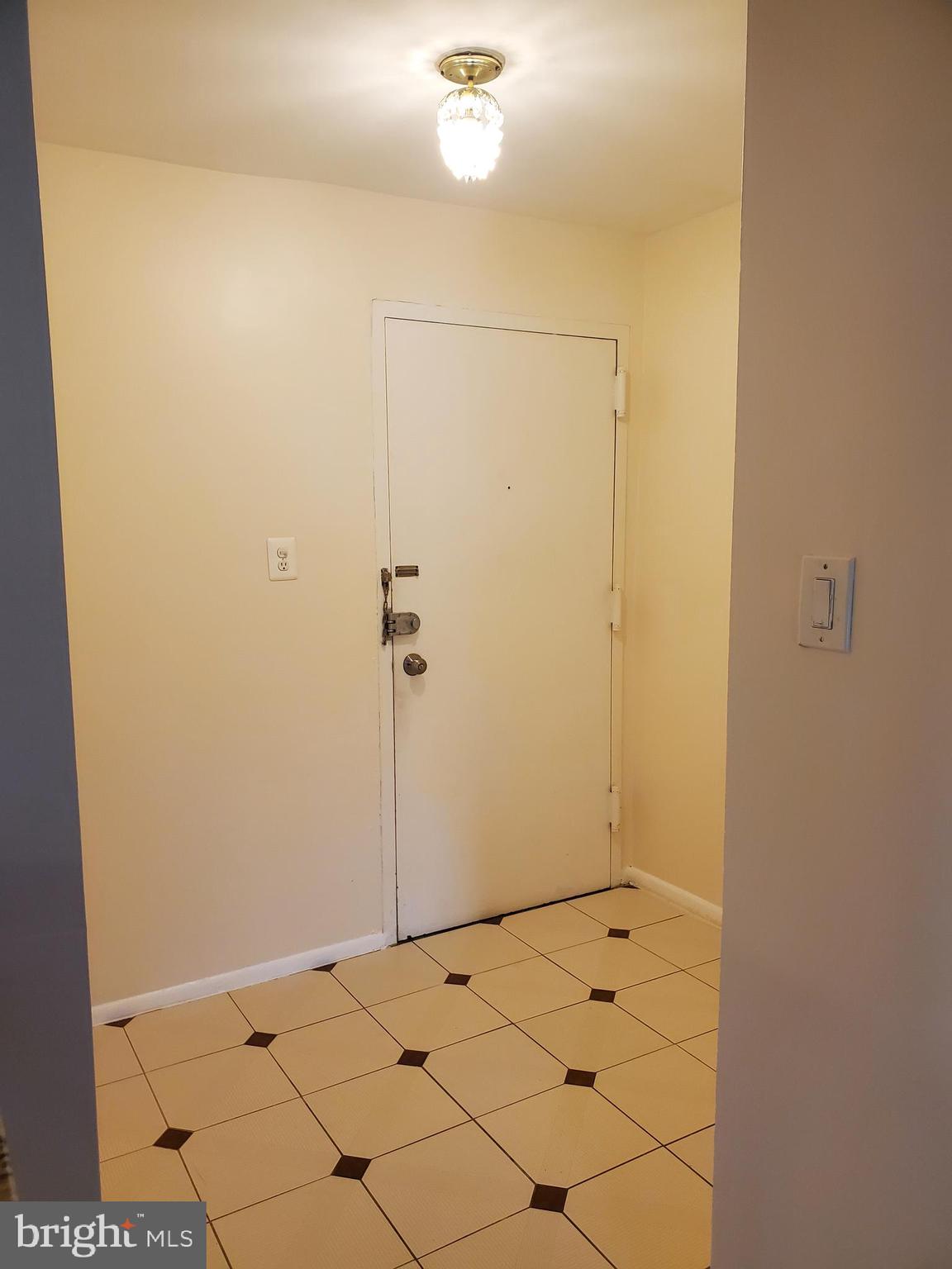 2207 GREENERY LANE 103-8