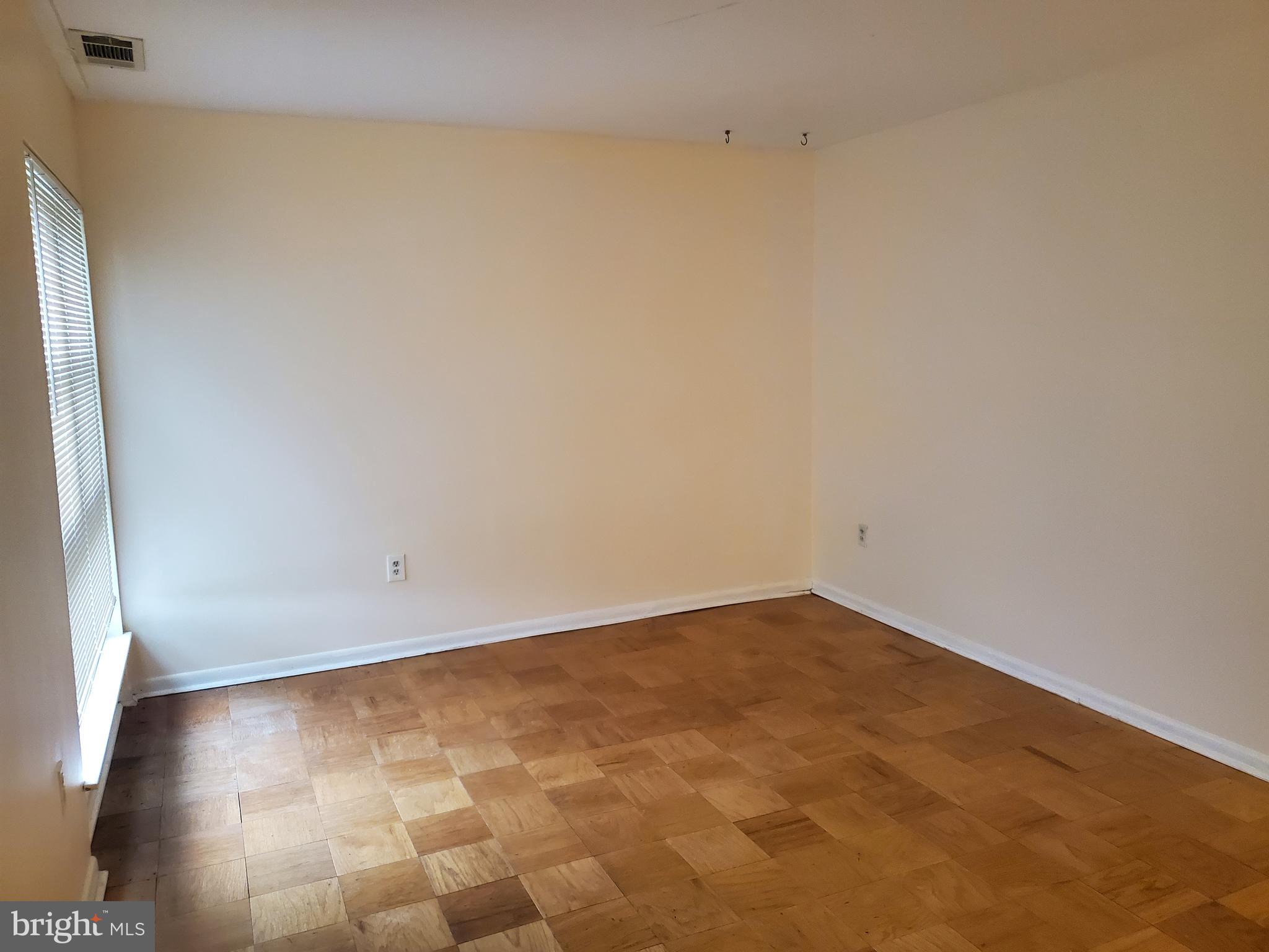 GLENMONT - Residential
